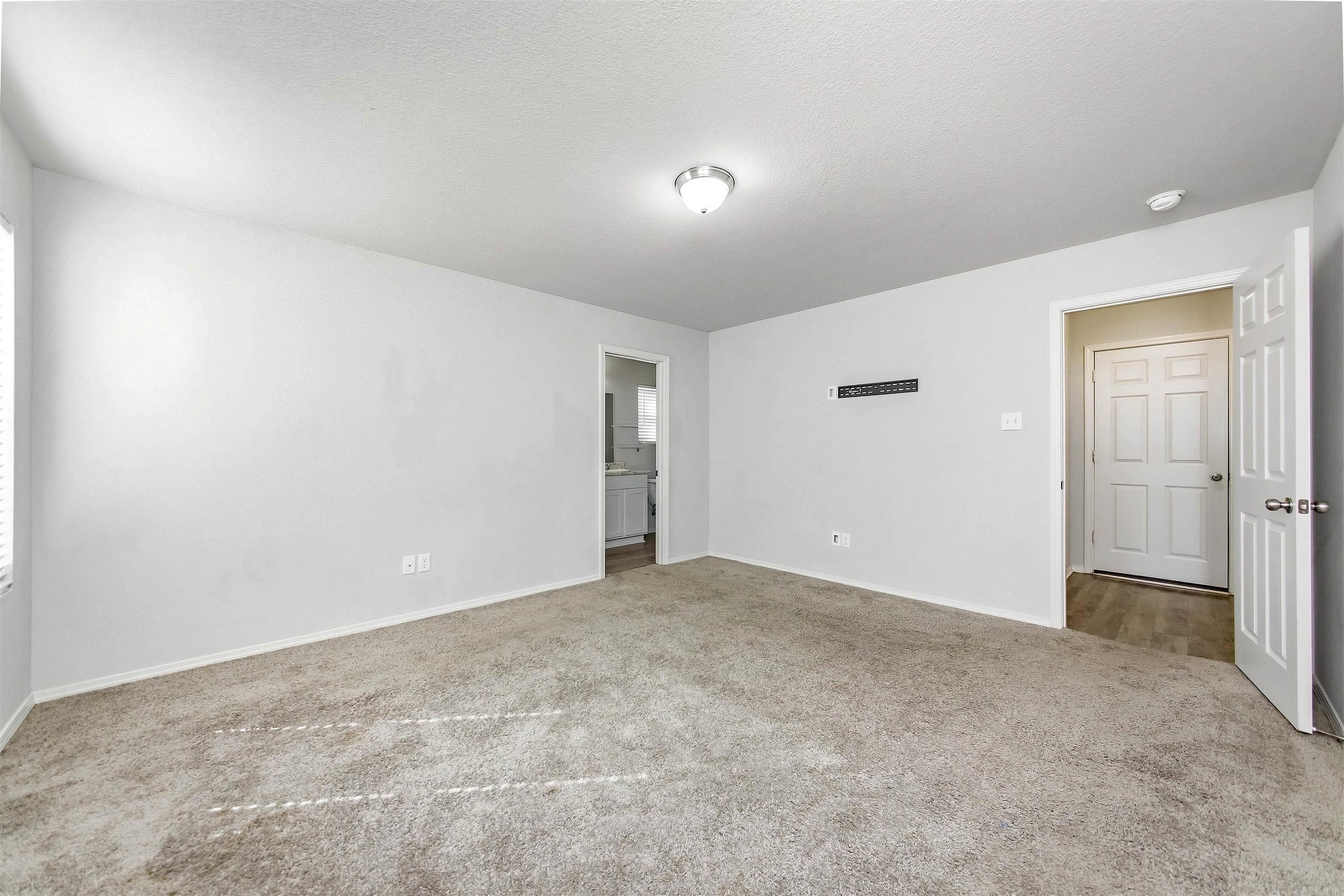 6096 Saddle Hill Drive
