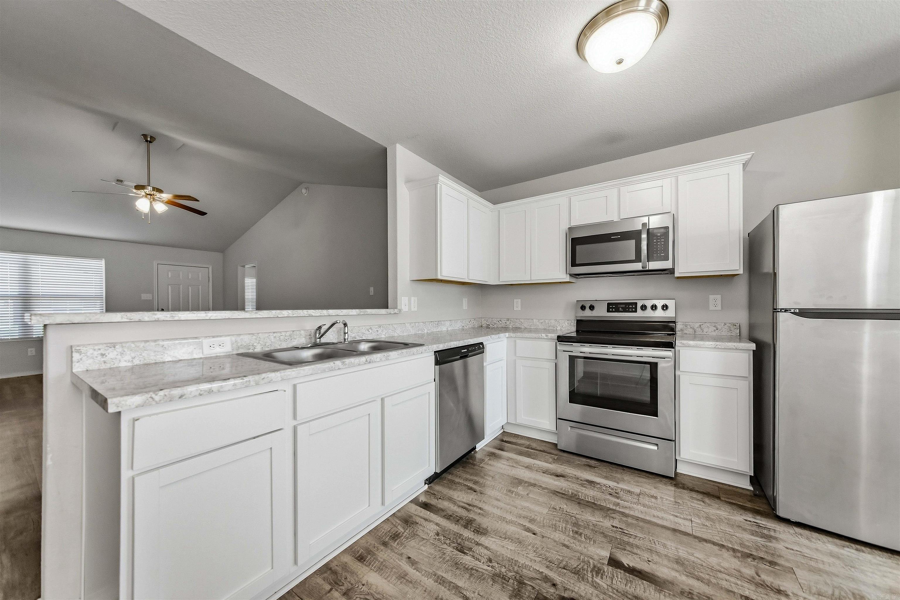 6096 Saddle Hill Drive