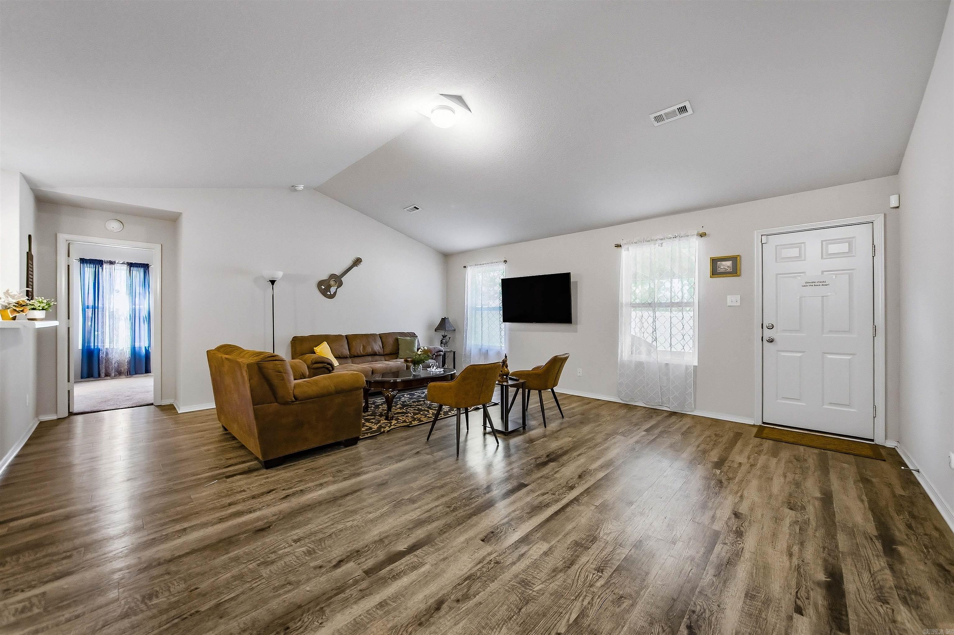 7130 Woodsgate Cove