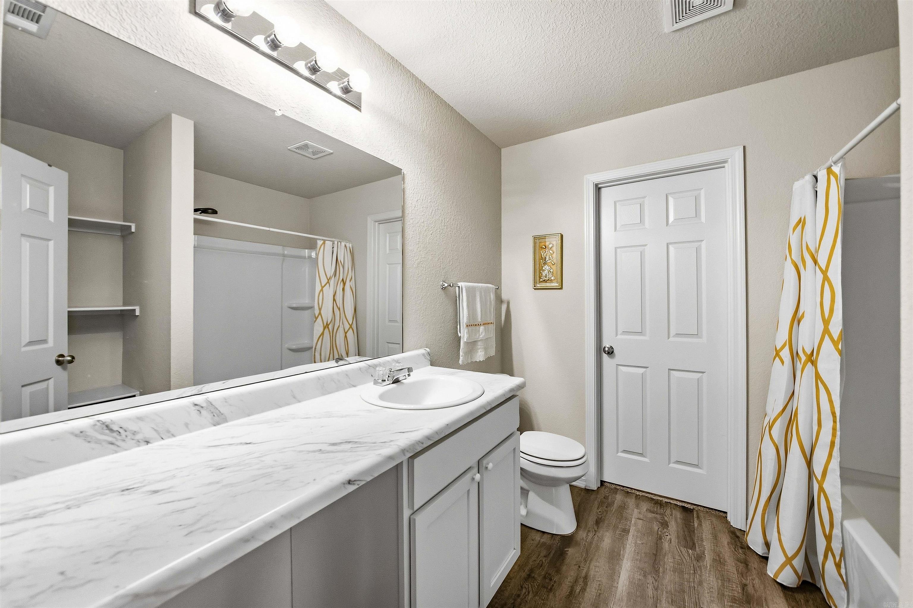7130 Woodsgate Cove