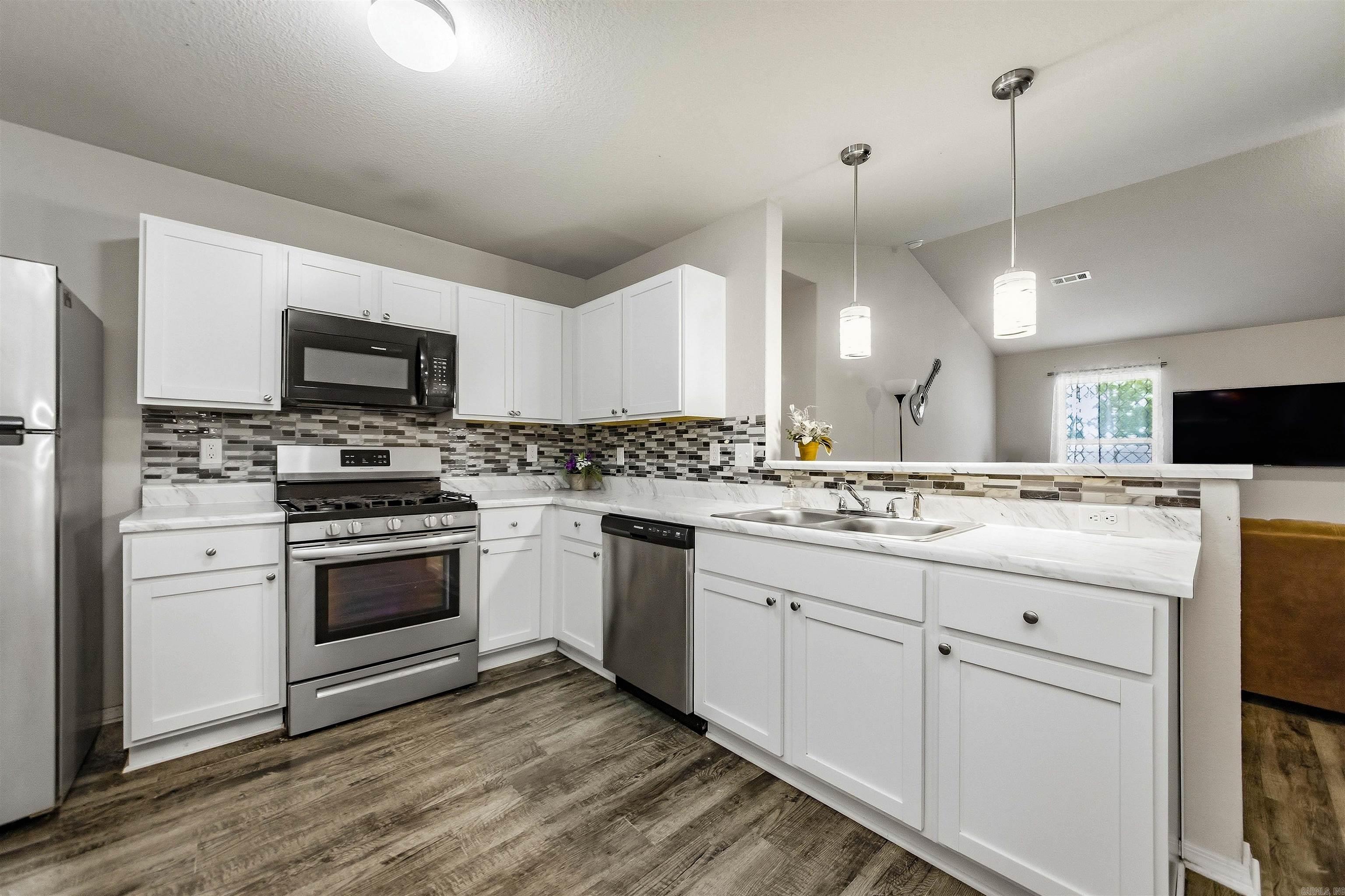 7130 Woodsgate Cove