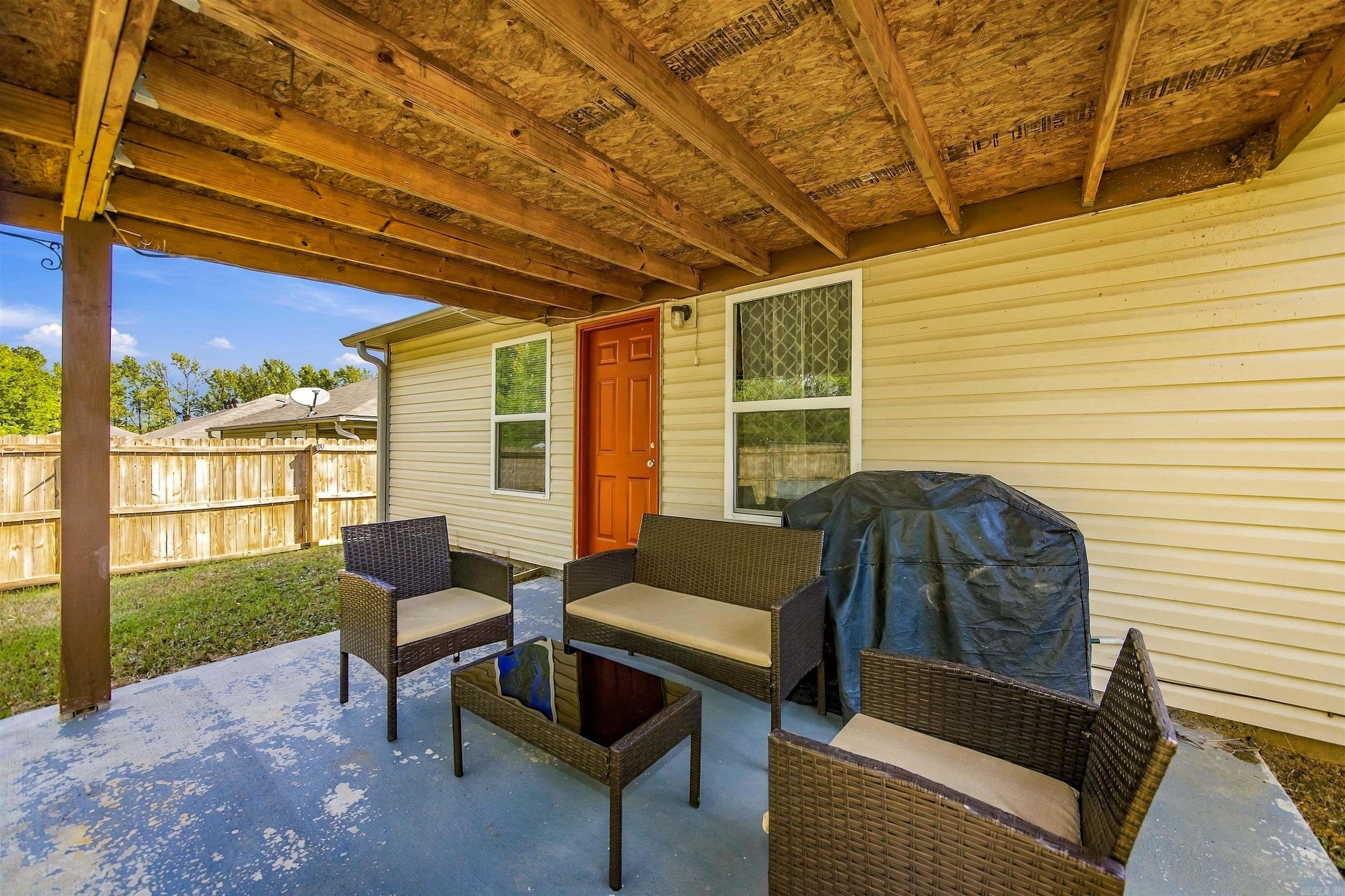 7130 Woodsgate Cove