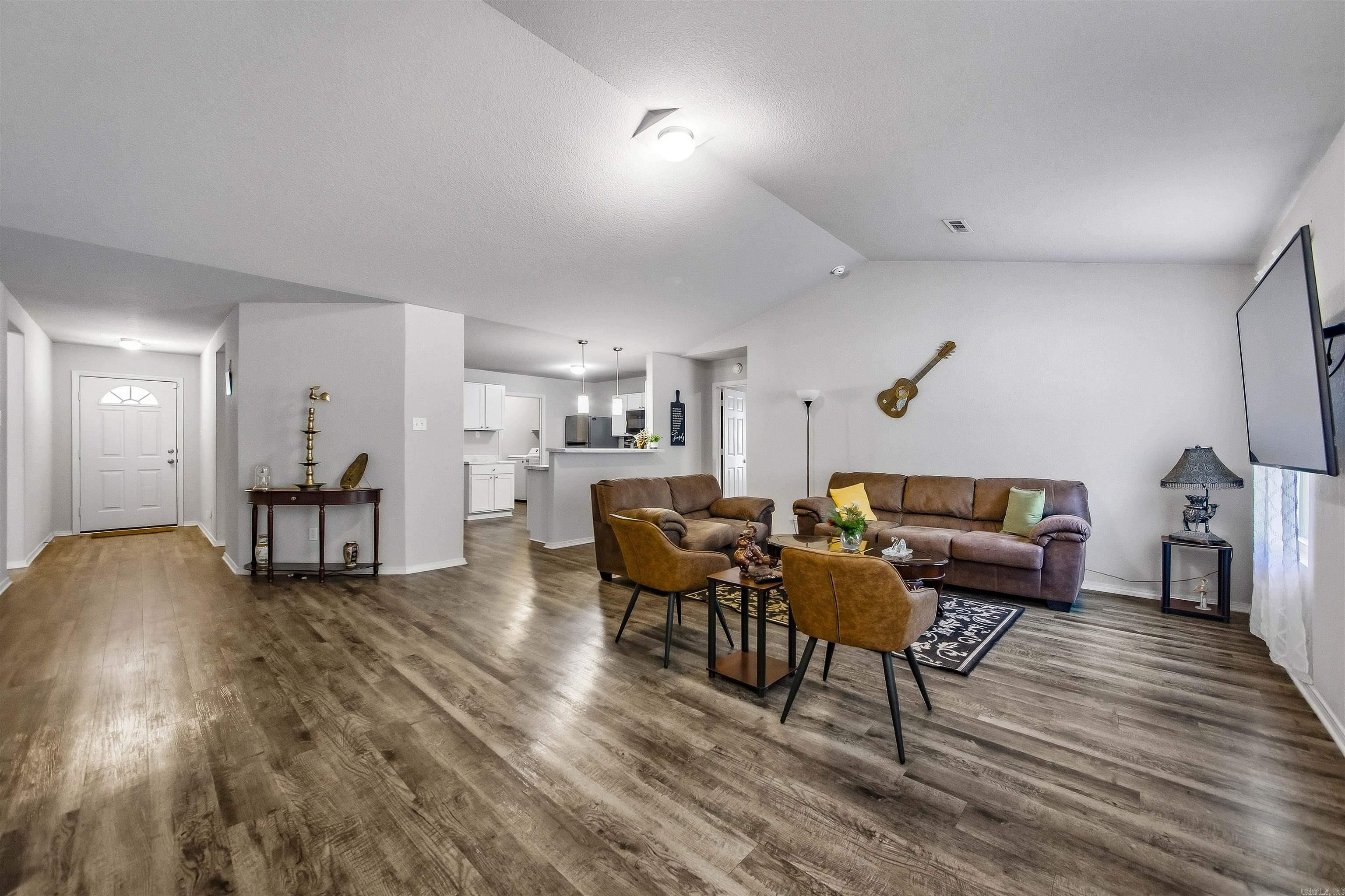 7130 Woodsgate Cove