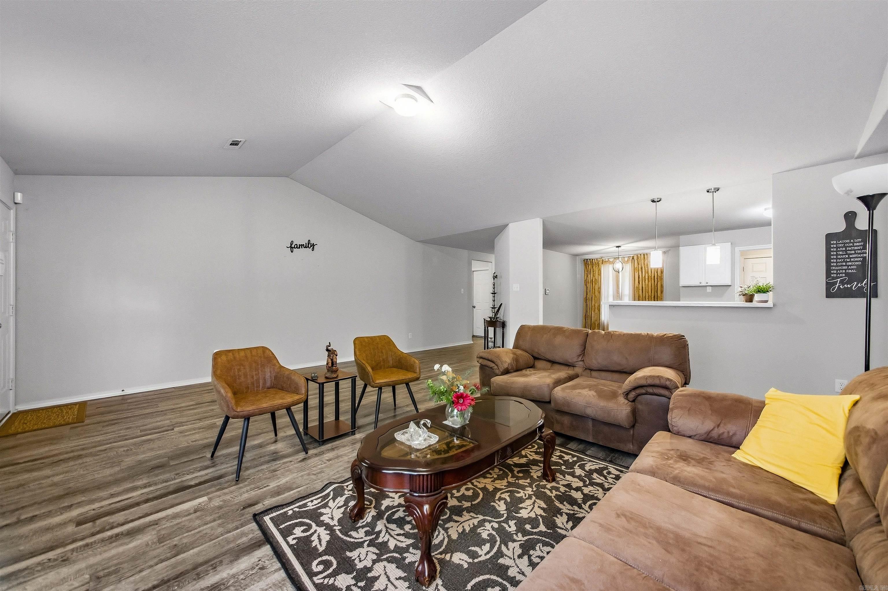 7130 Woodsgate Cove