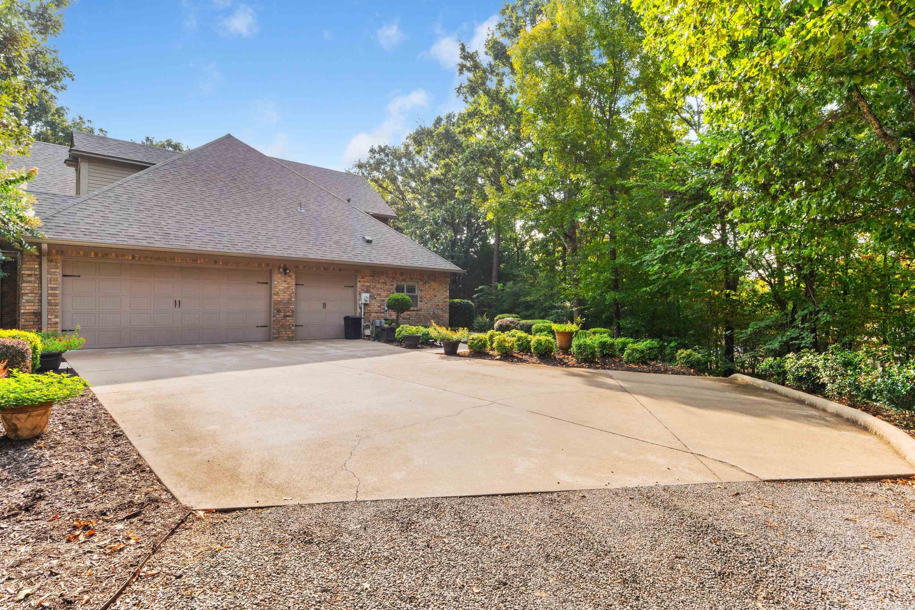 3260 Majestic Circle