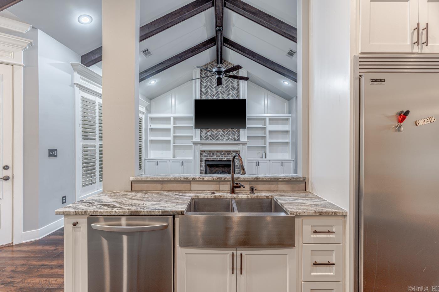 3519 Lake Pointe Dr