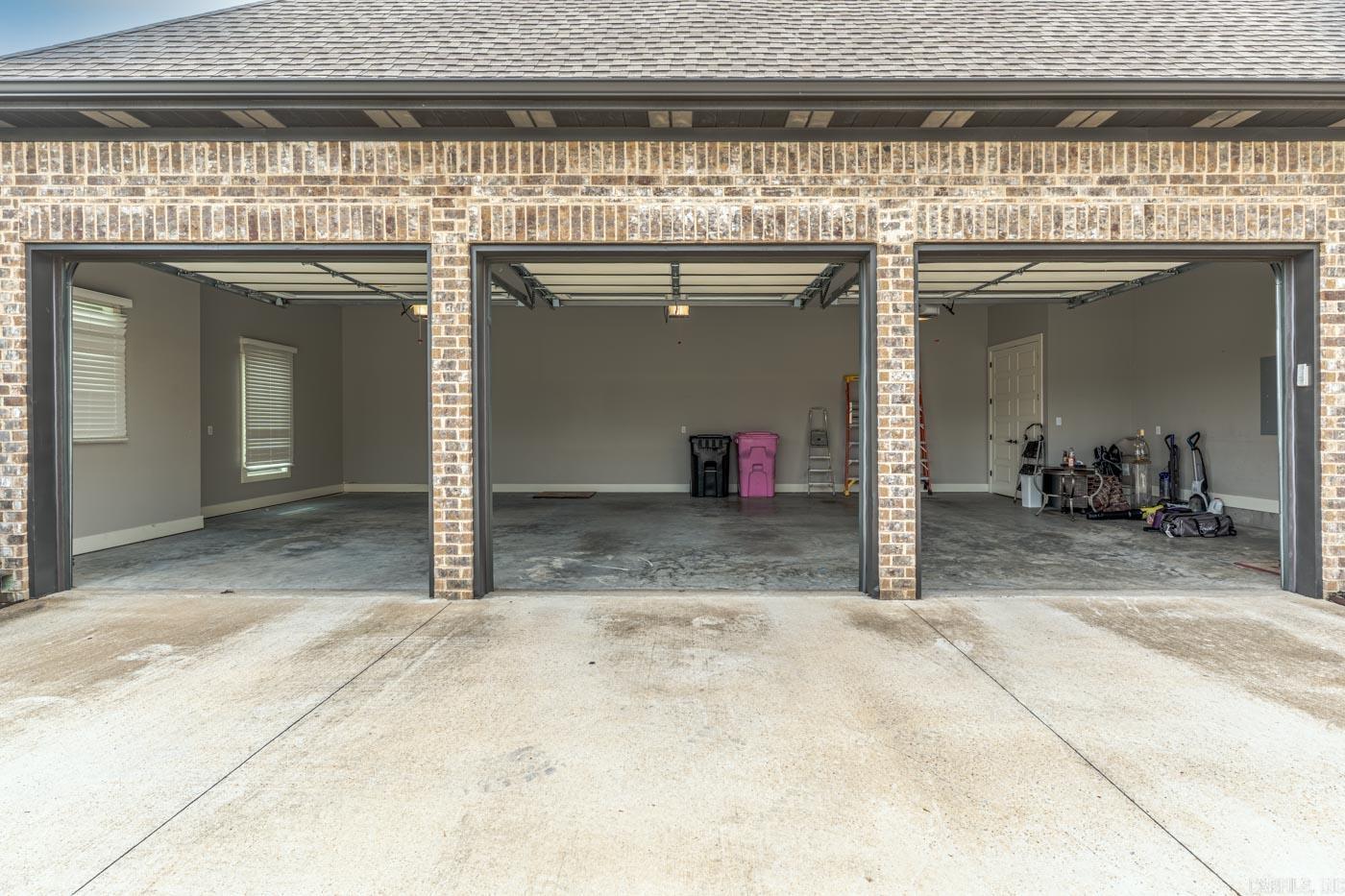 3519 Lake Pointe Dr
