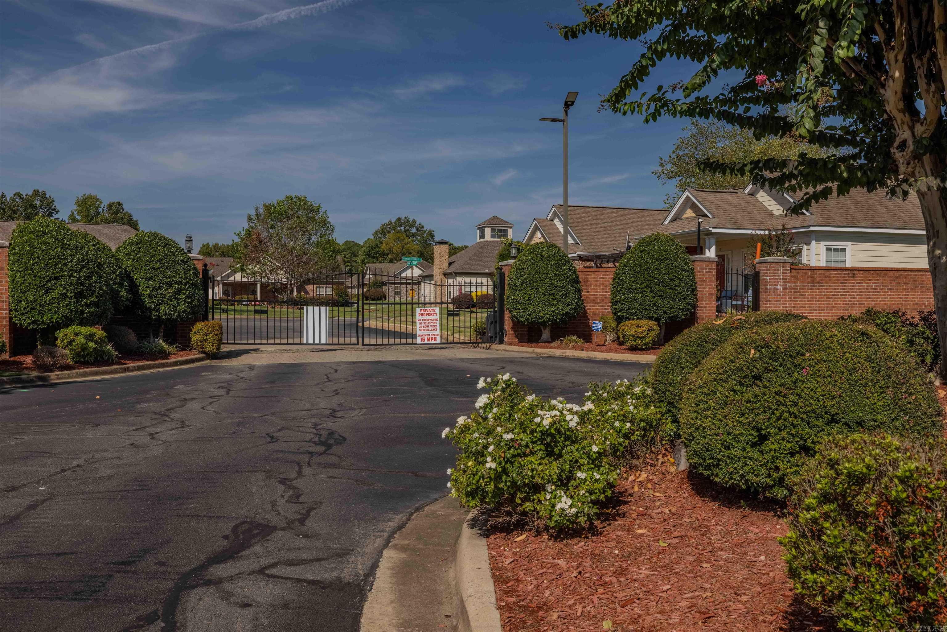 901 Stagecoach Village