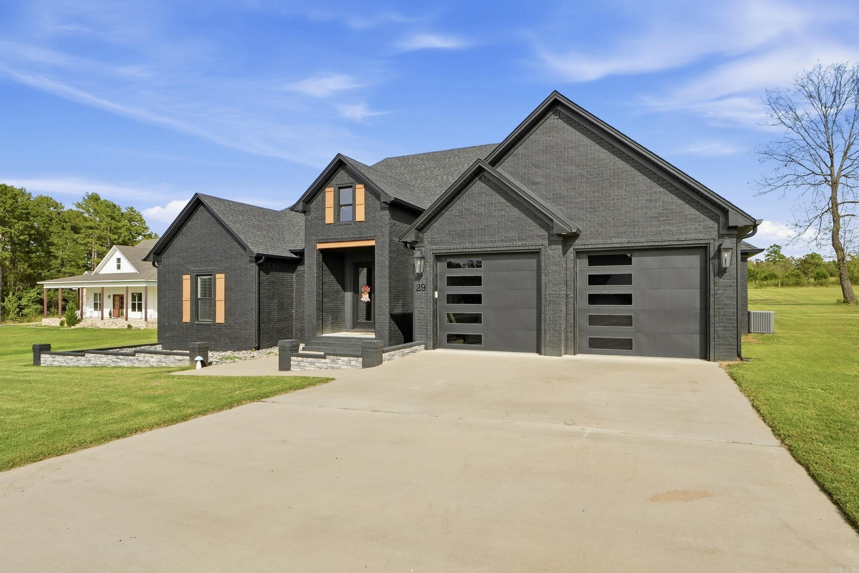 29 republican valley Drive