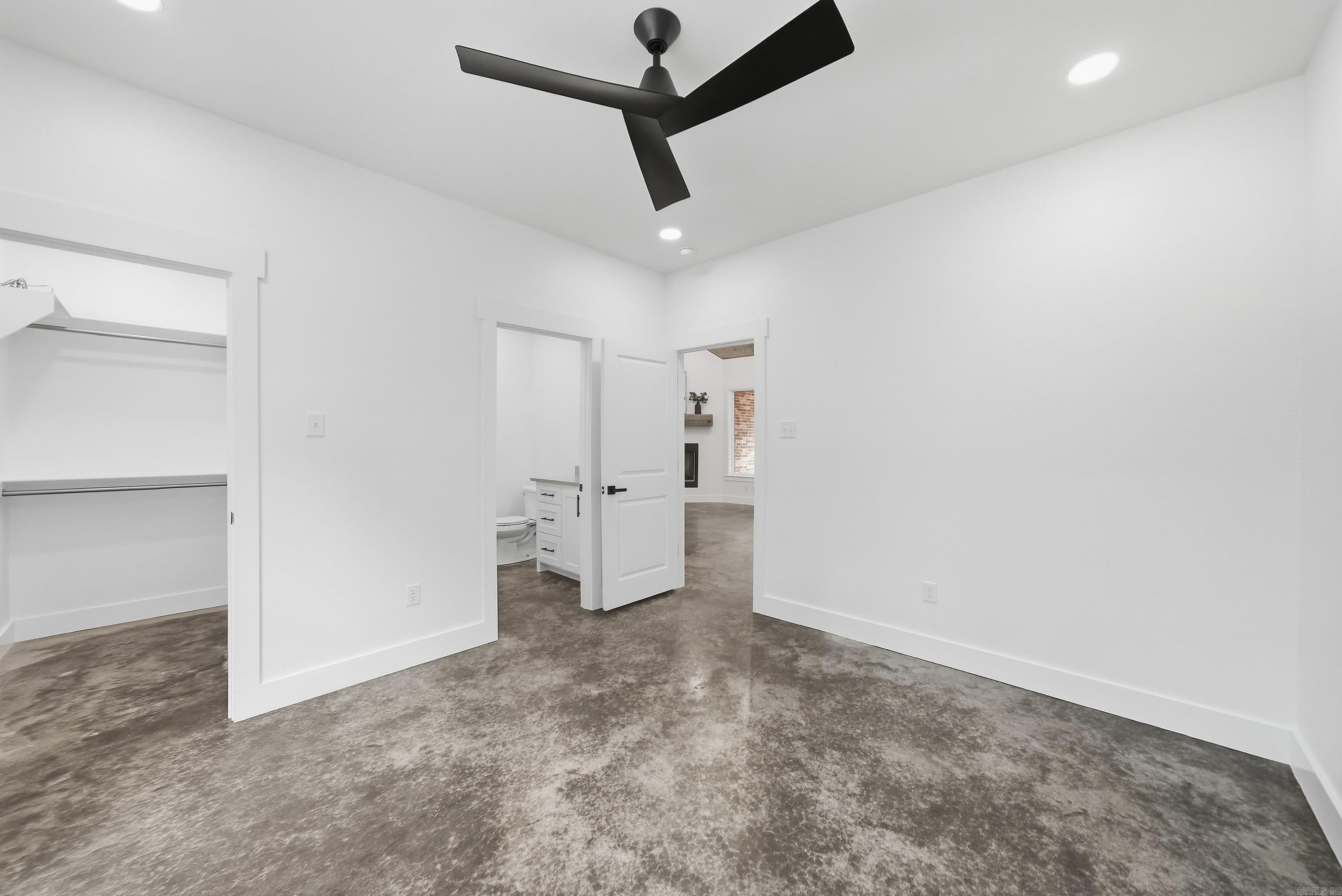 270 Arrowhead Road