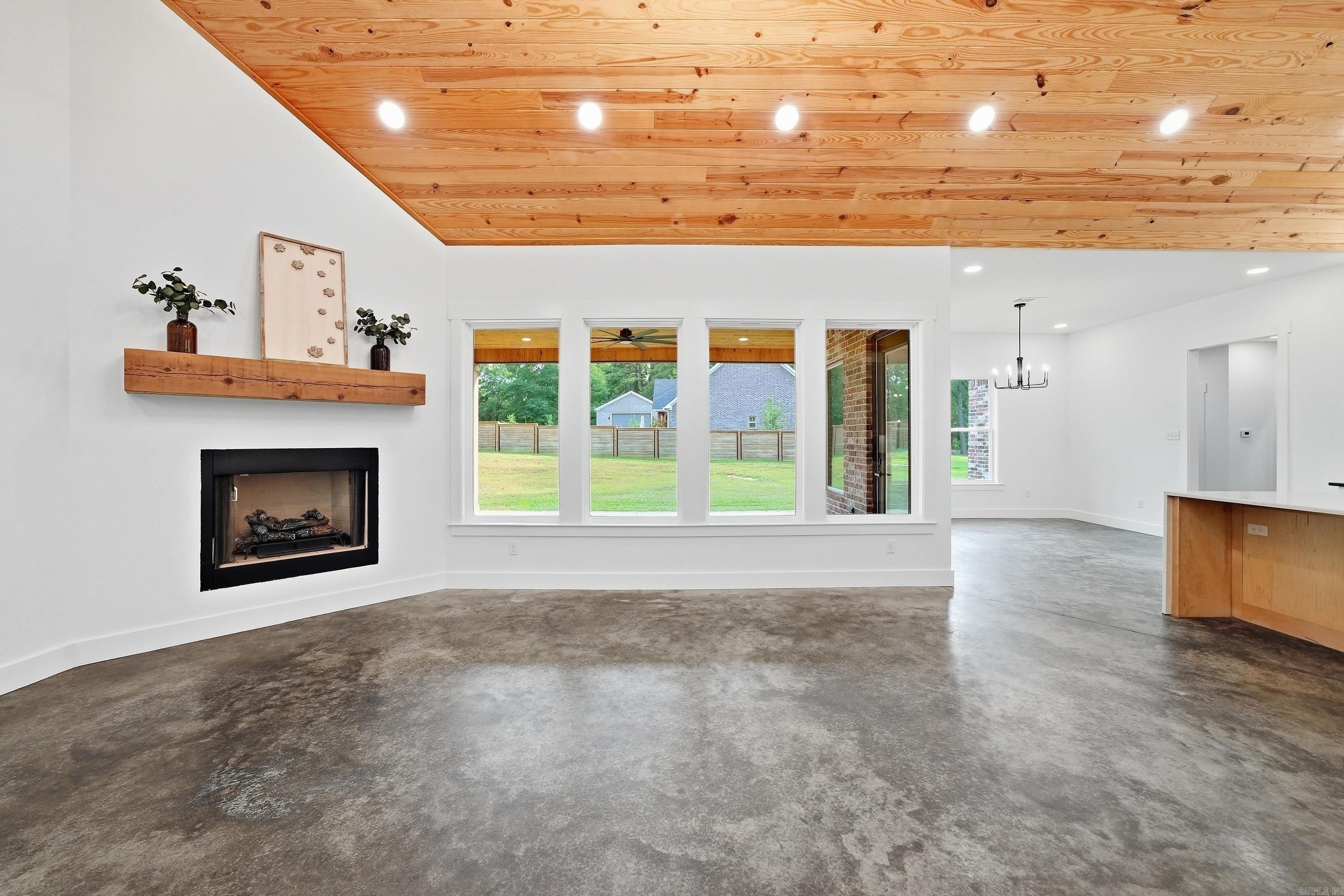 270 Arrowhead Road