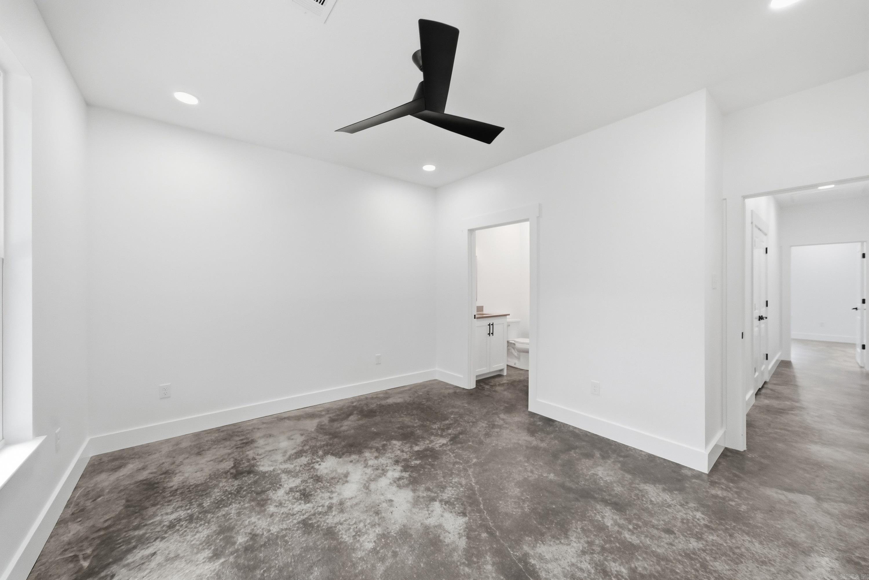 270 Arrowhead Road