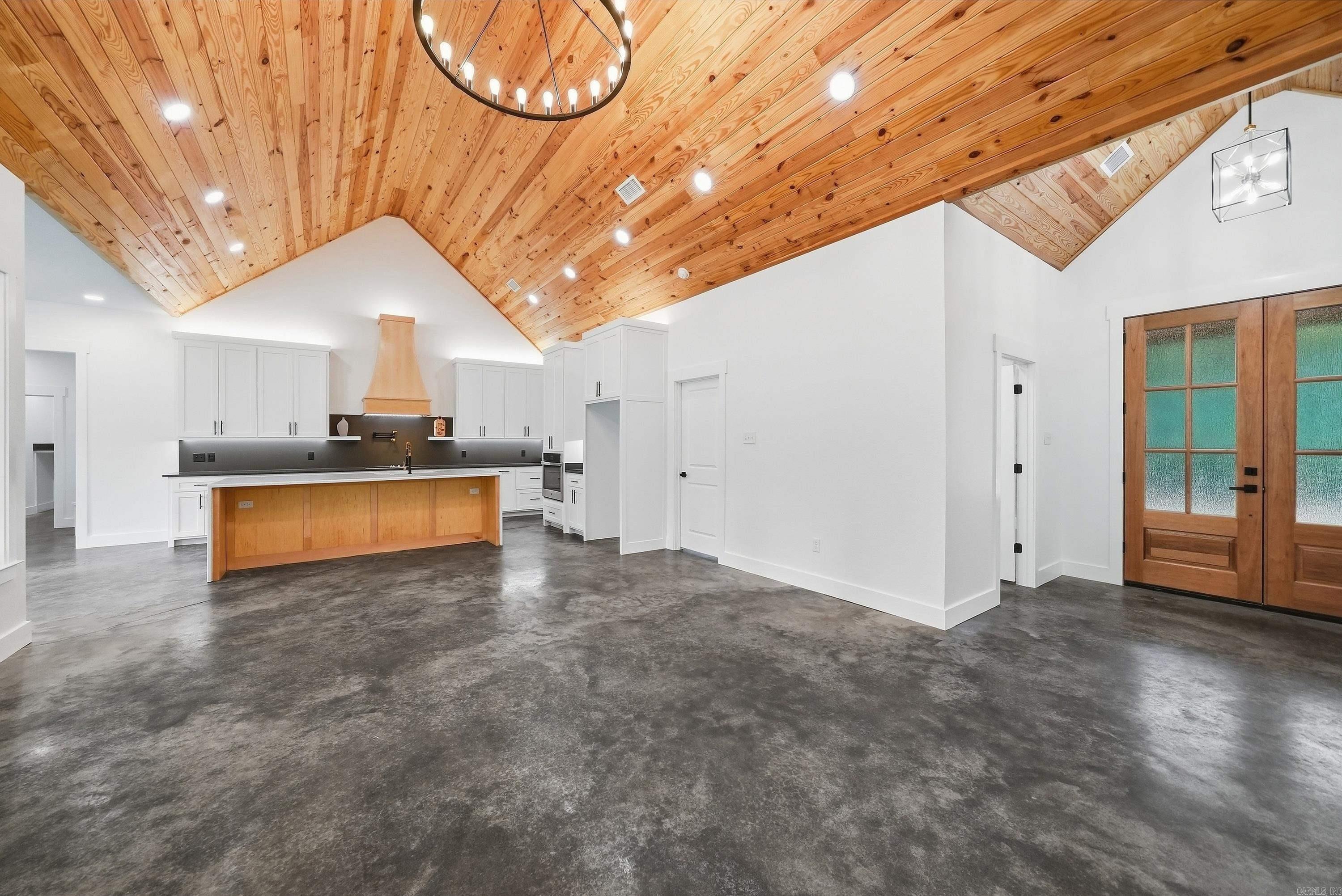 270 Arrowhead Road