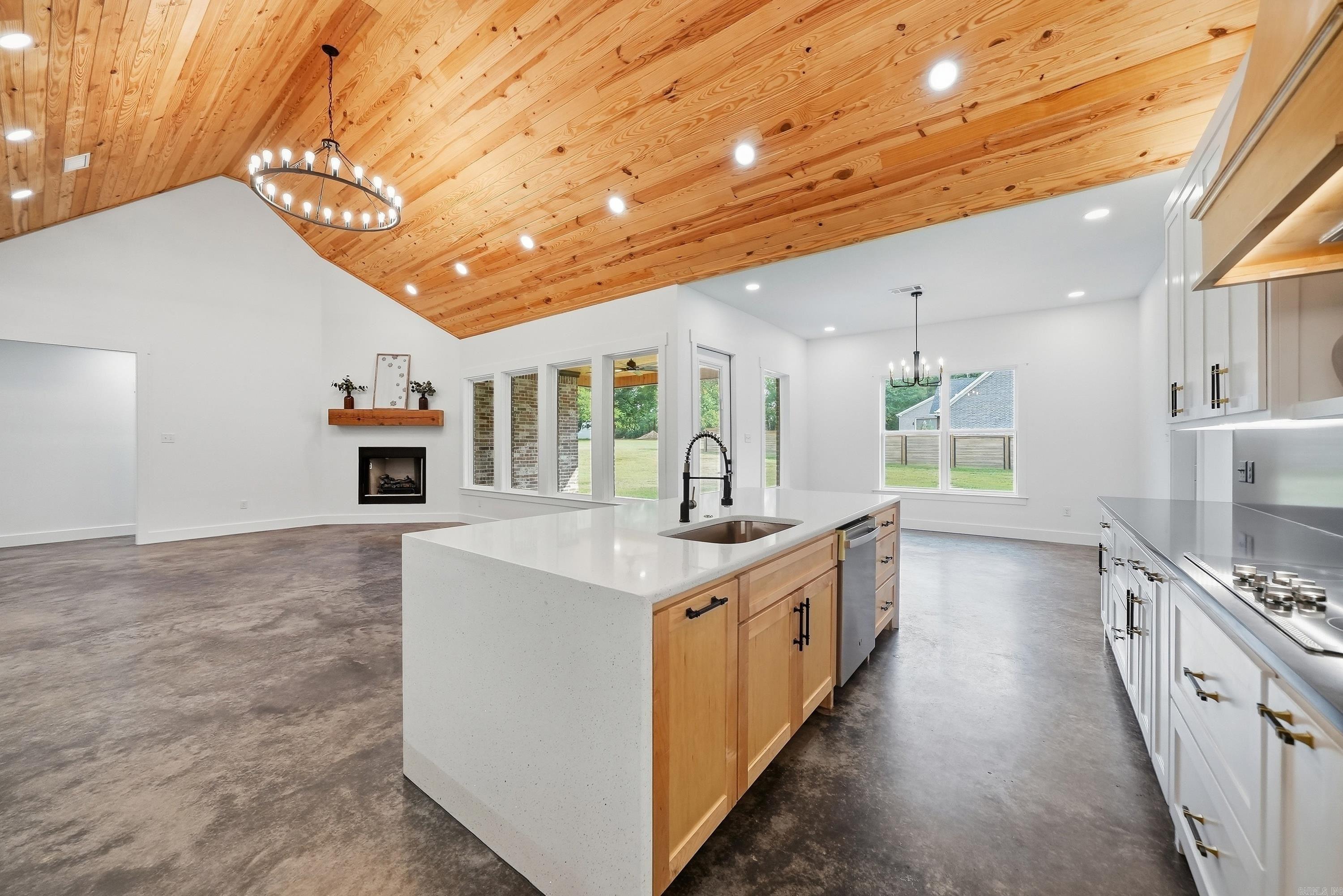 270 Arrowhead Road