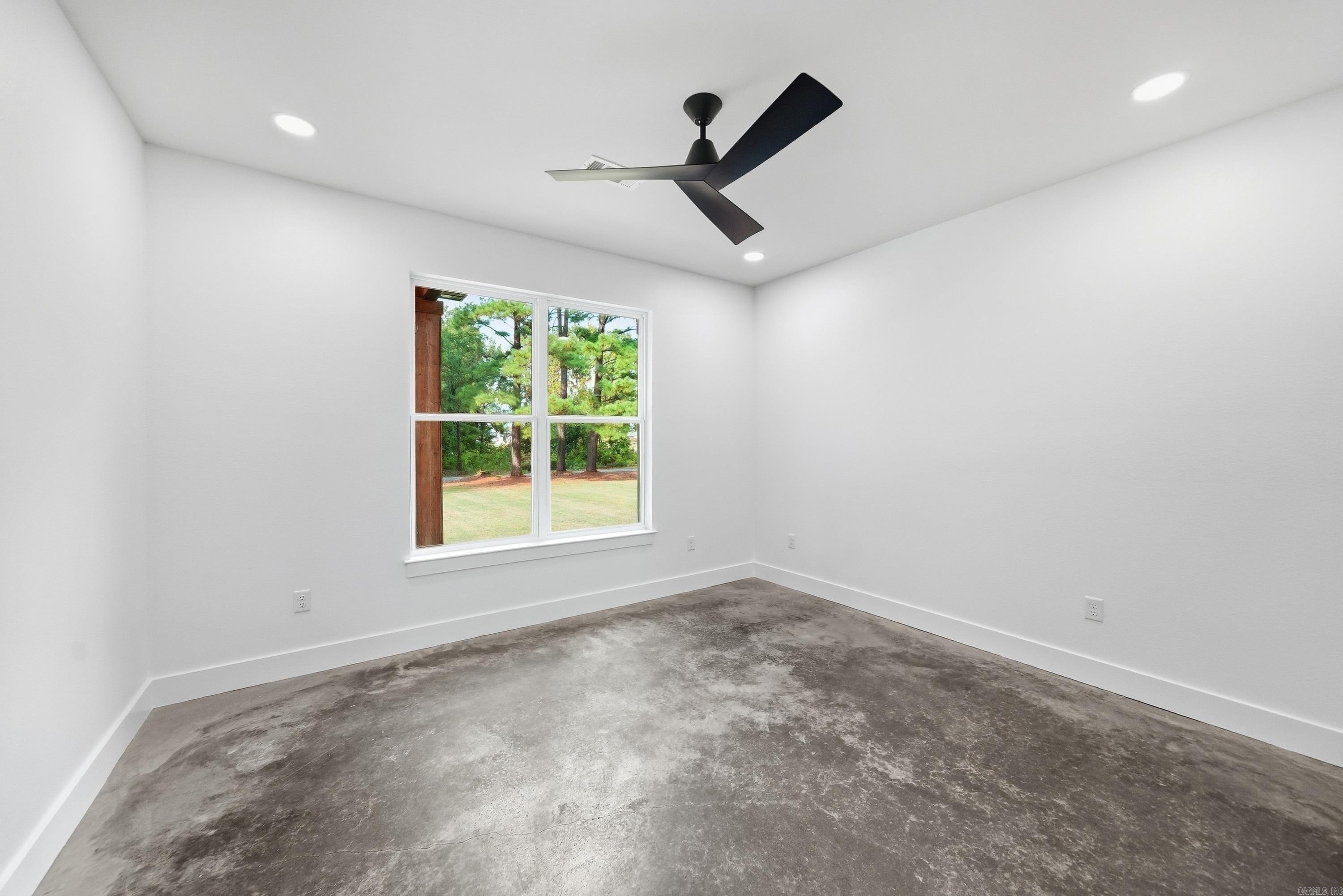 270 Arrowhead Road