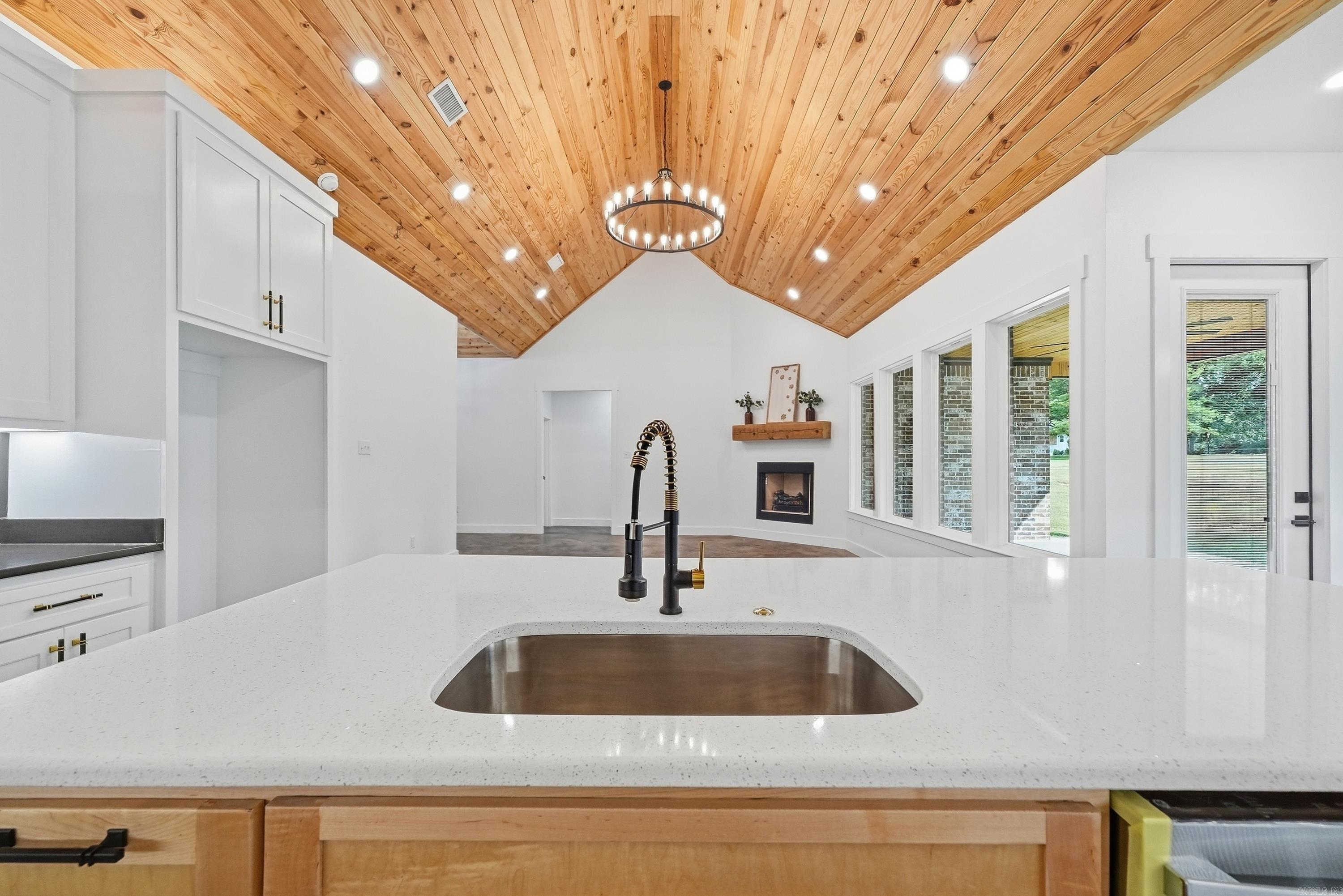270 Arrowhead Road