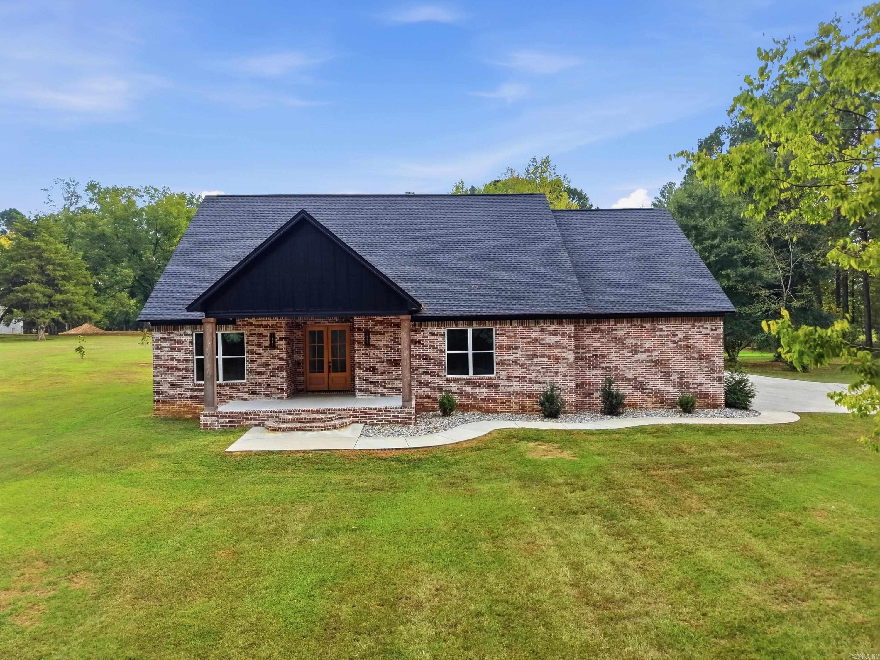 270 Arrowhead Road