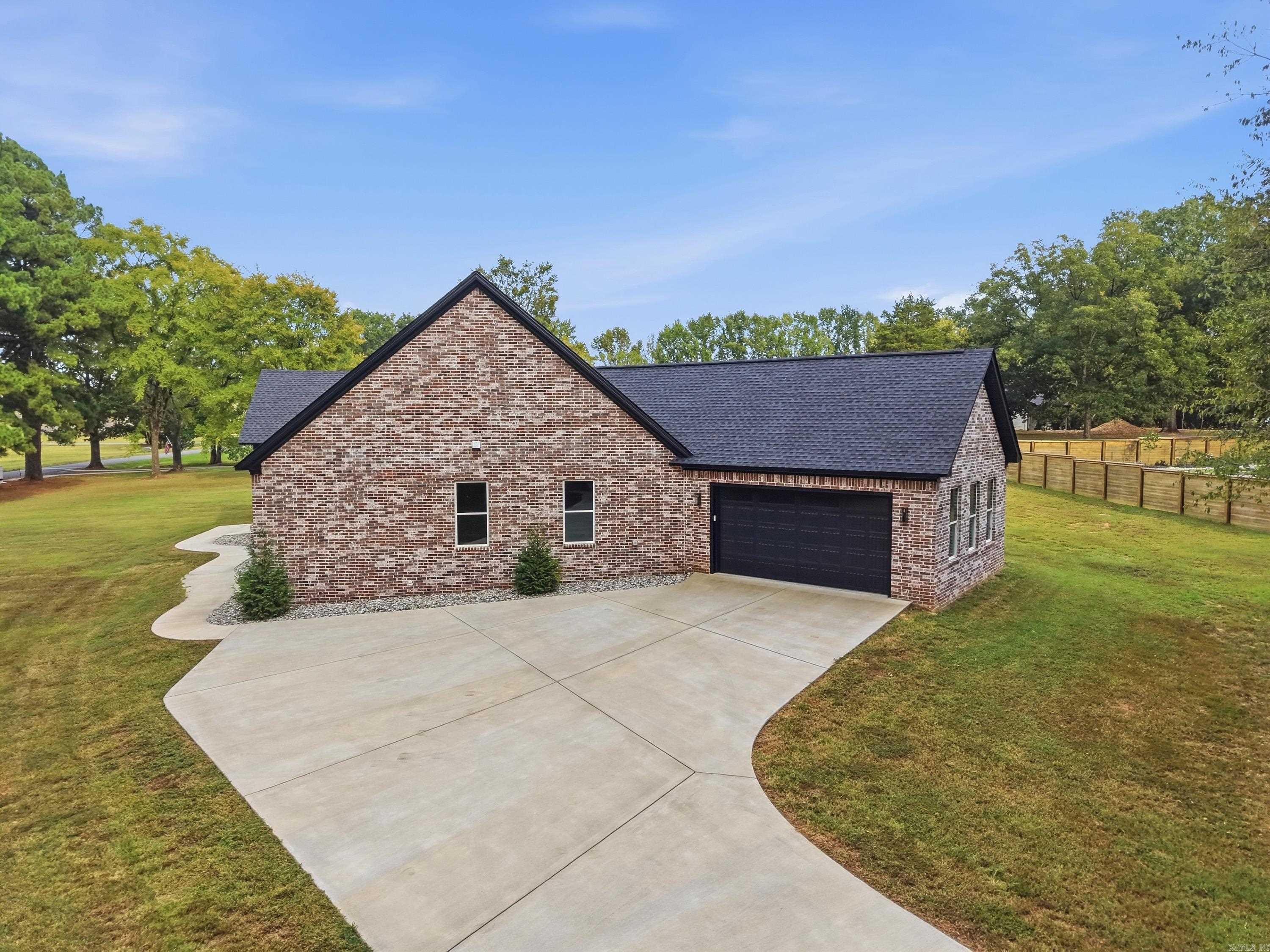 270 Arrowhead Road