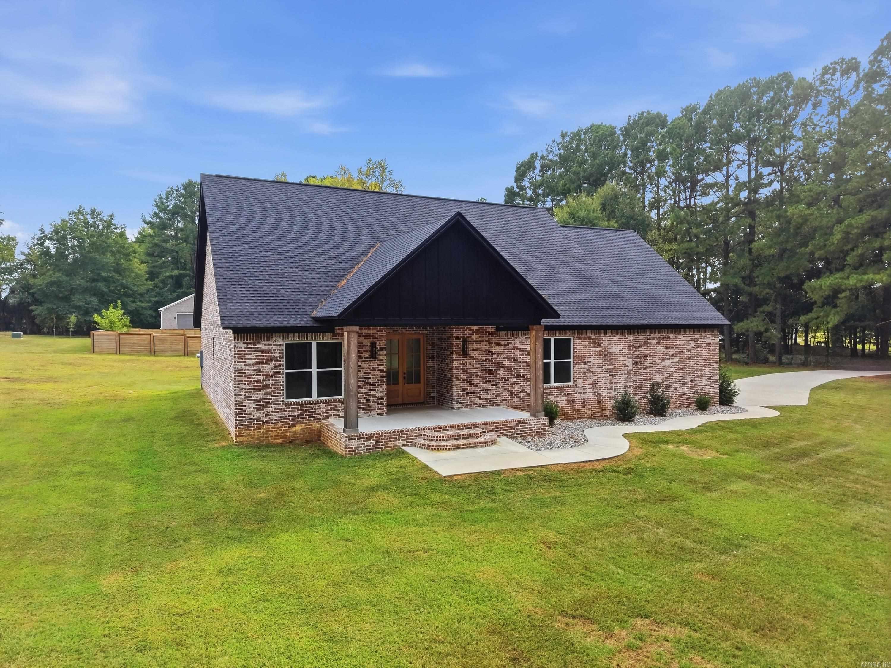 270 Arrowhead Road