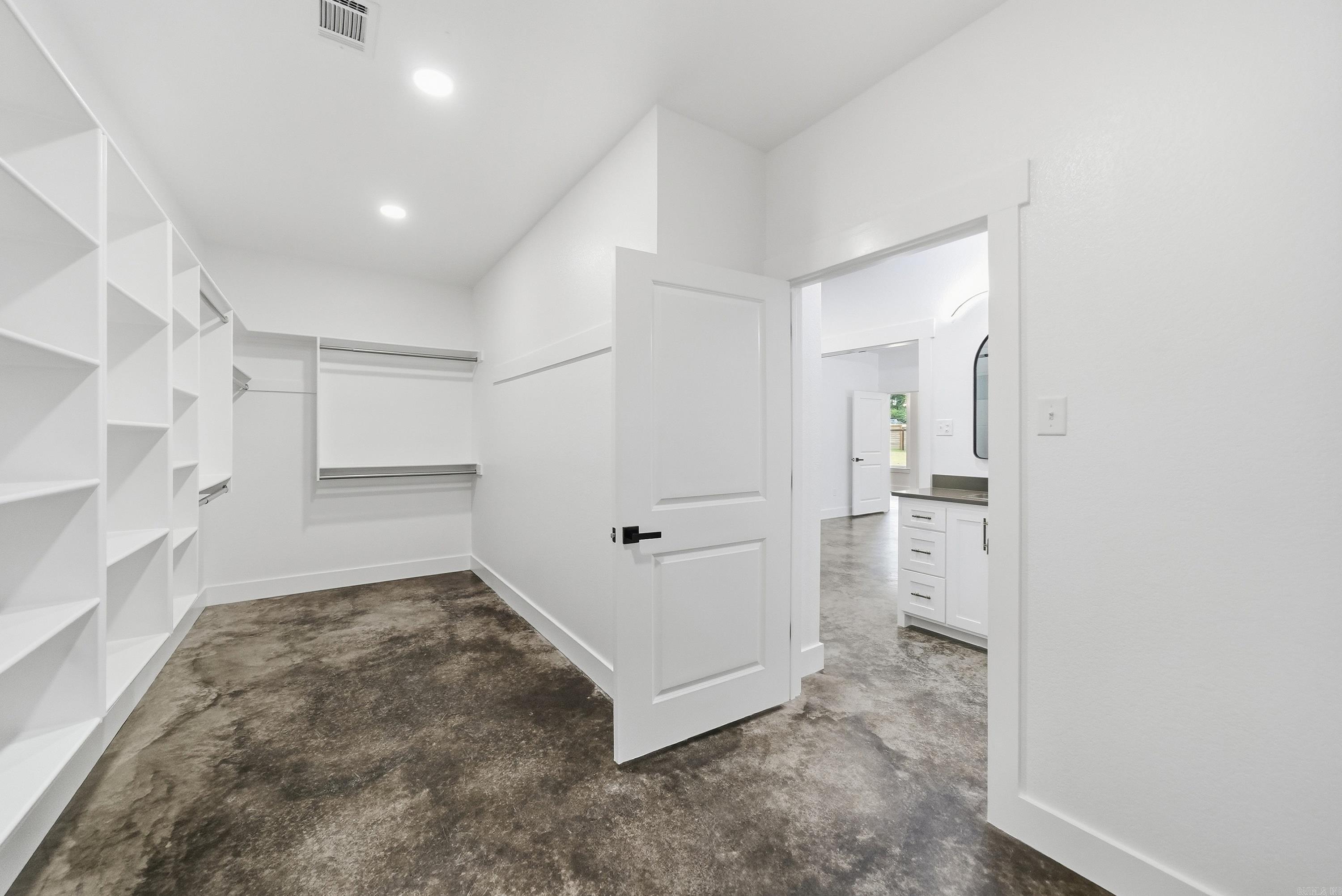 270 Arrowhead Road