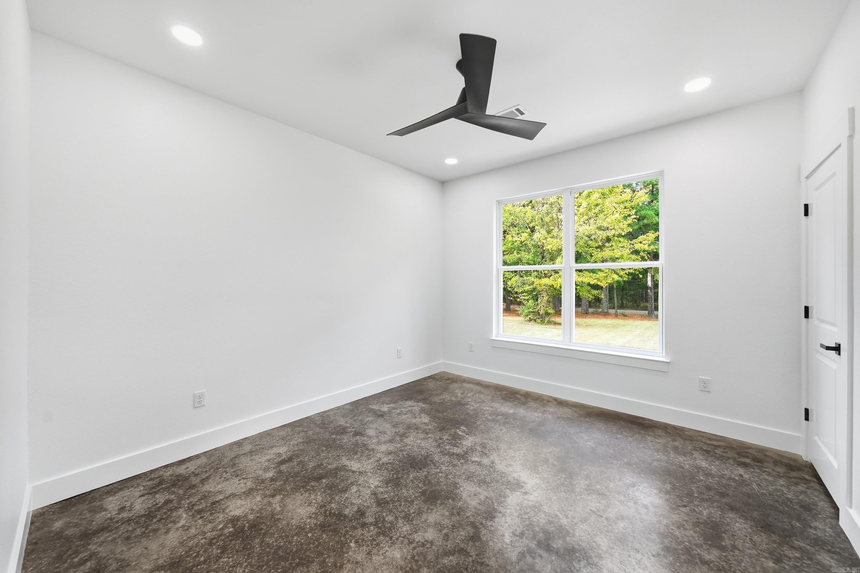 270 Arrowhead Road