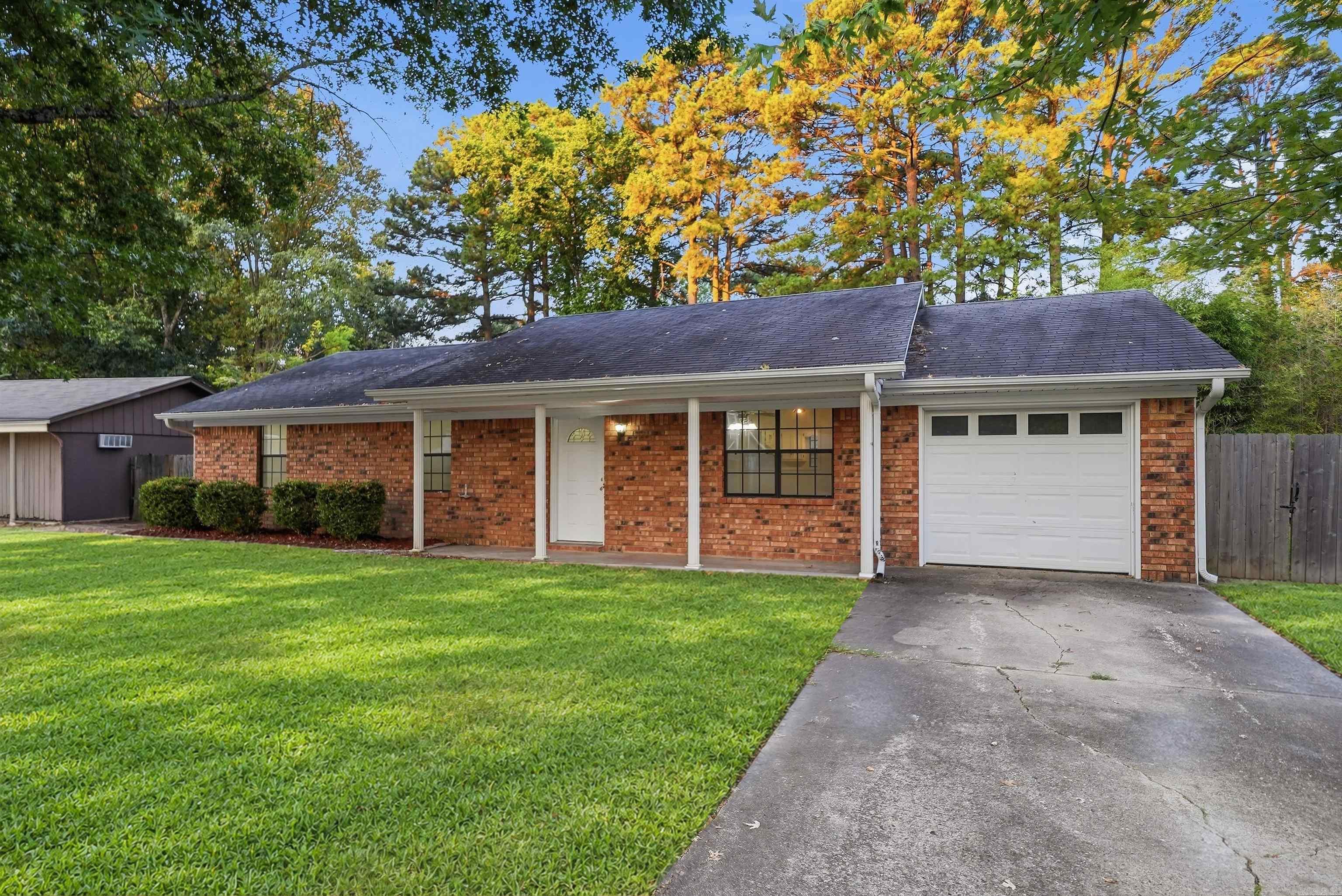 2301 Carywood Dr