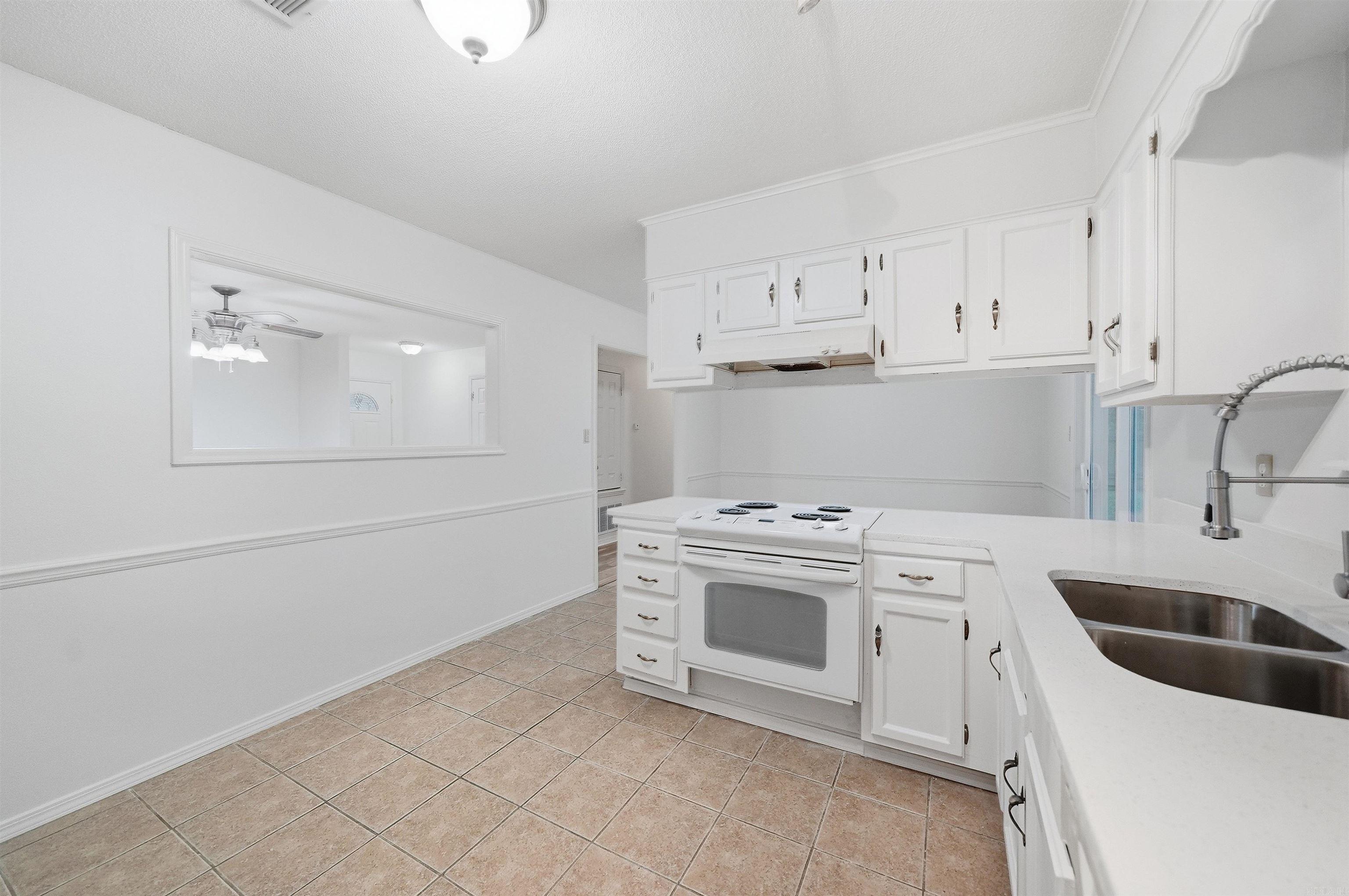 2301 Carywood Dr
