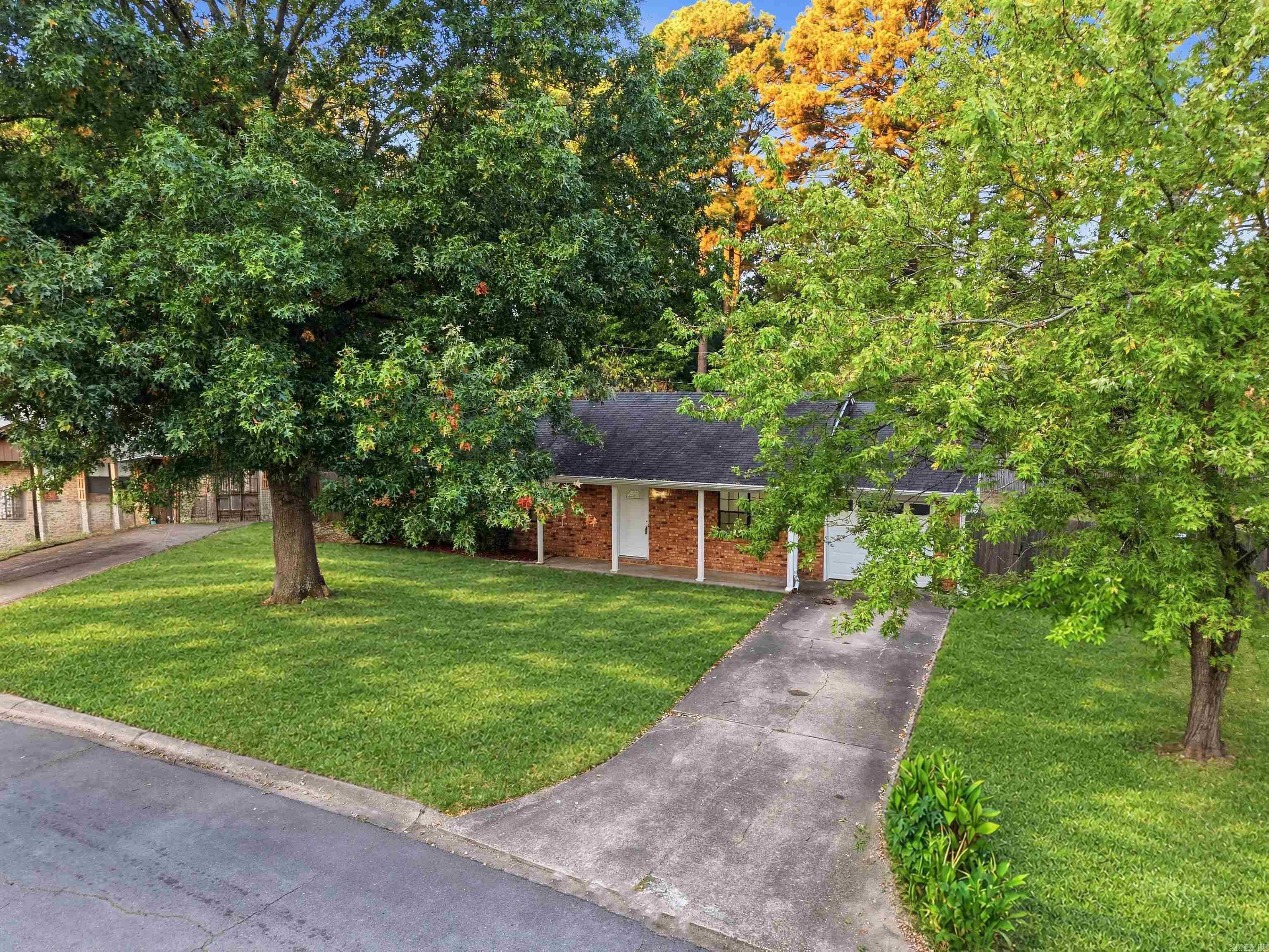 2301 Carywood Dr