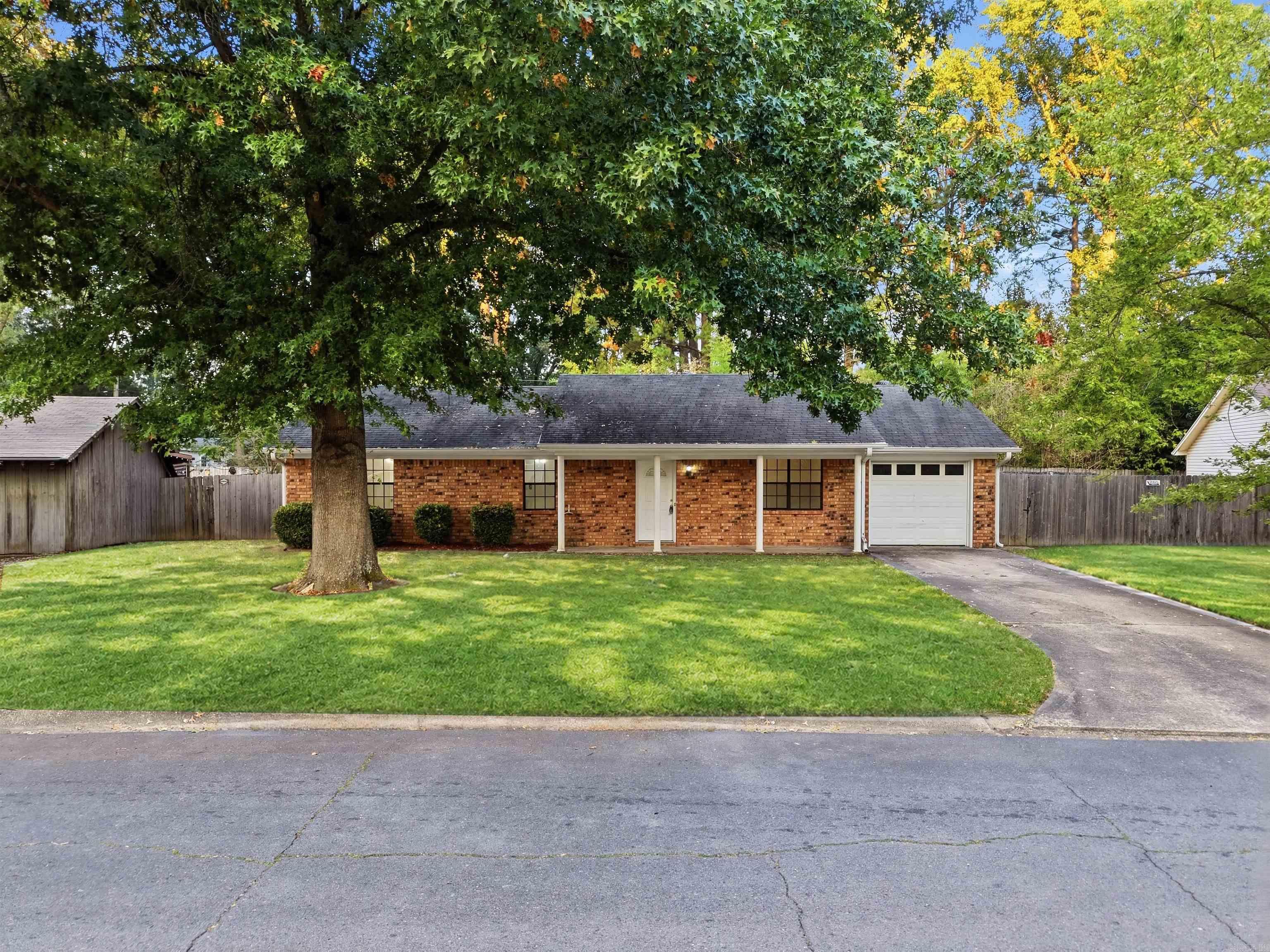 2301 Carywood Dr