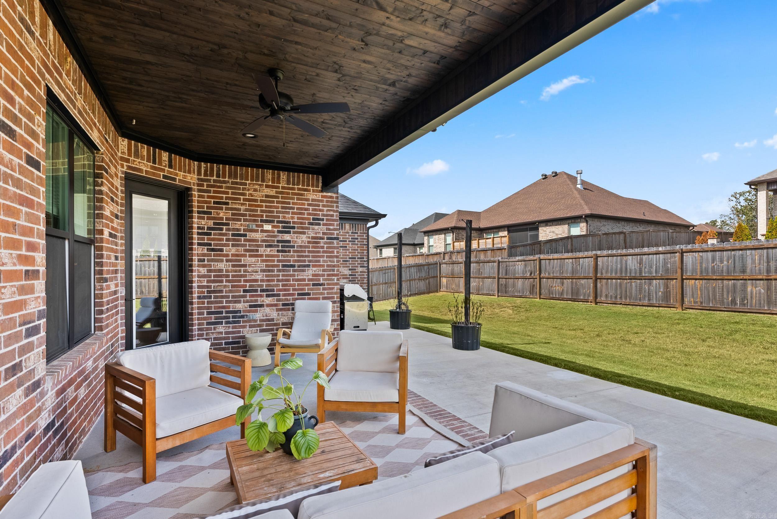 9808 Meadow Creek Drive