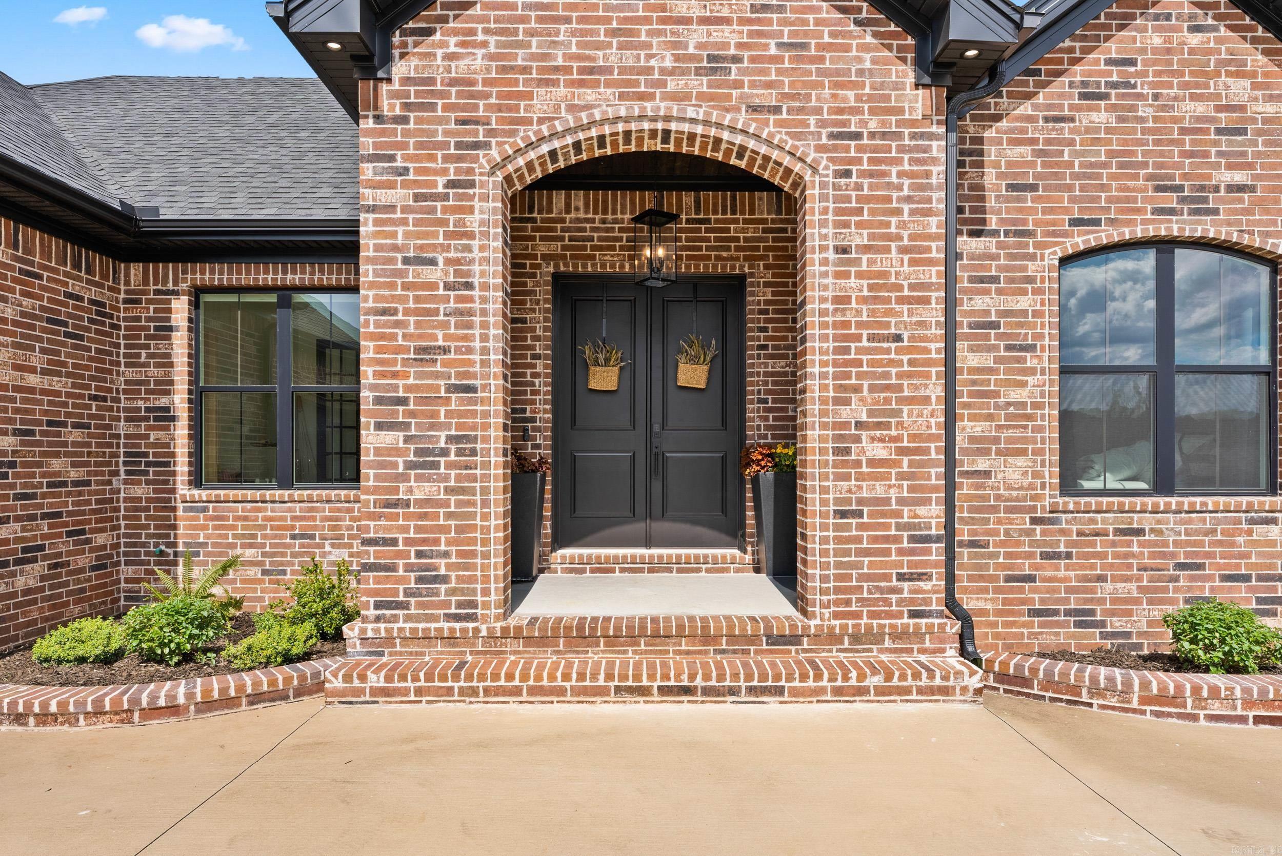 9808 Meadow Creek Drive