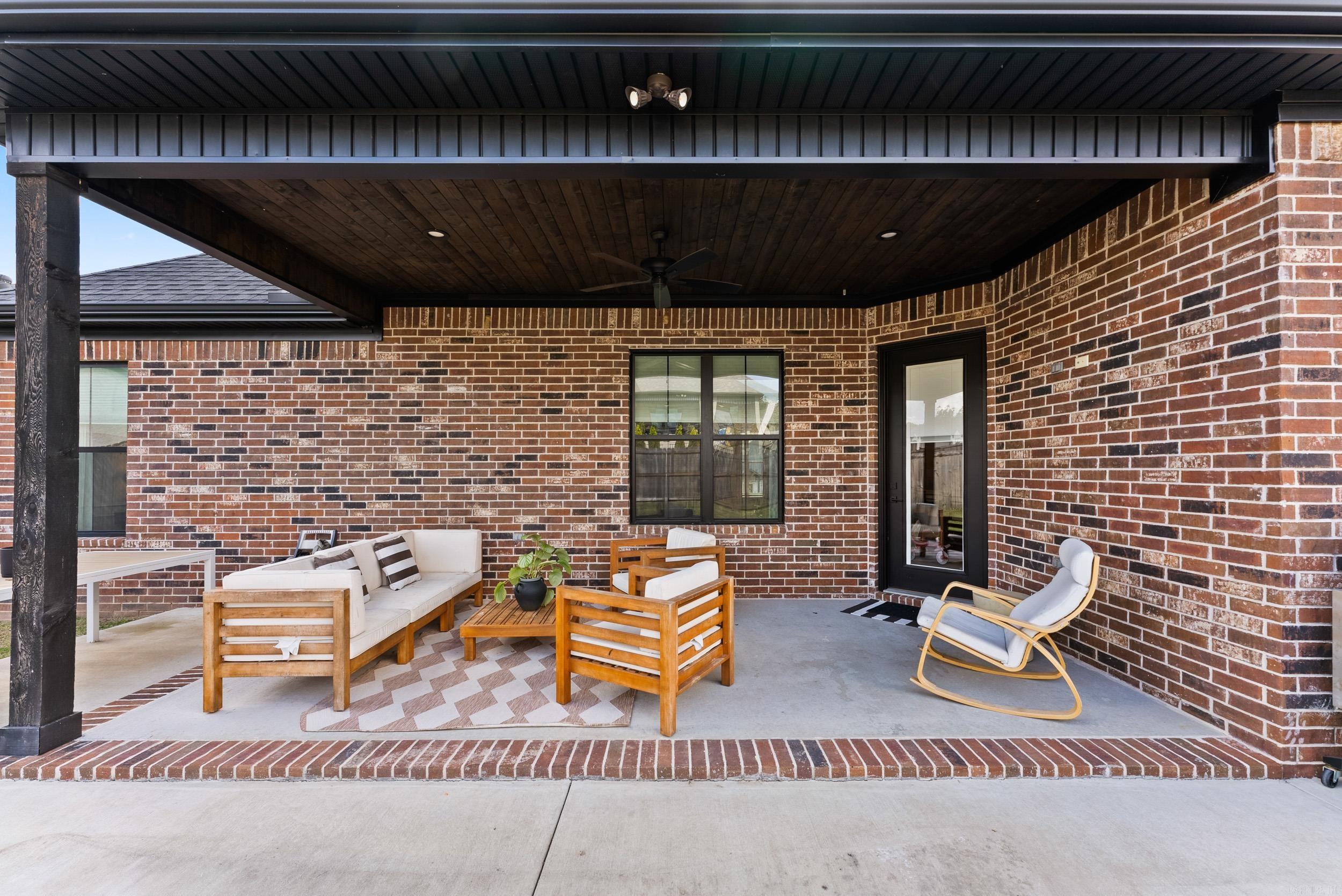 9808 Meadow Creek Drive