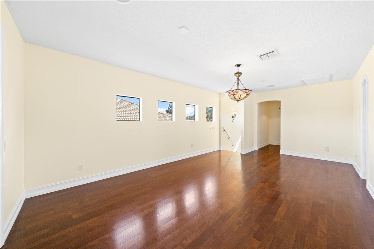 6075 Anello Drive