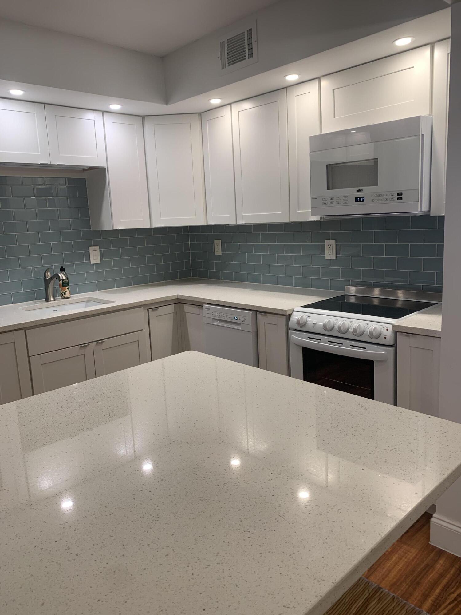 2700 N Highway A1a, 15-203
