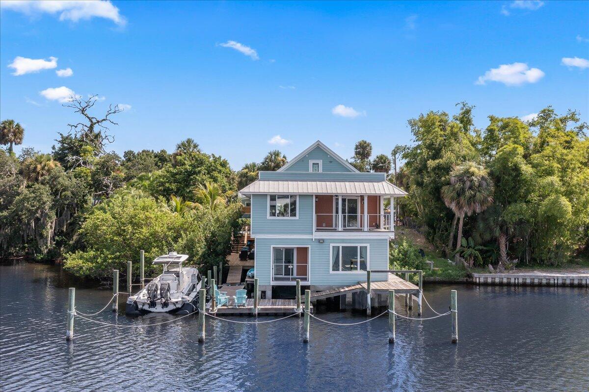 1072 Hyde Park Lane