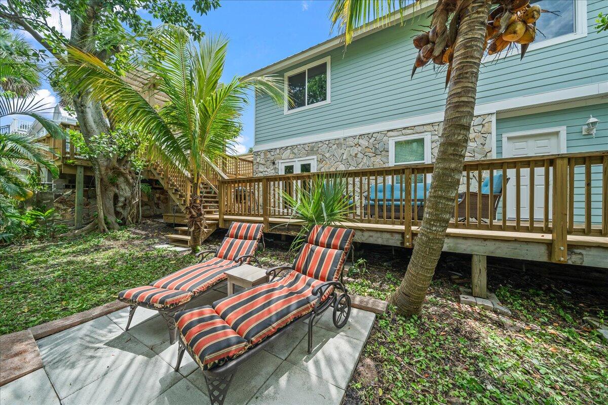 1072 Hyde Park Lane