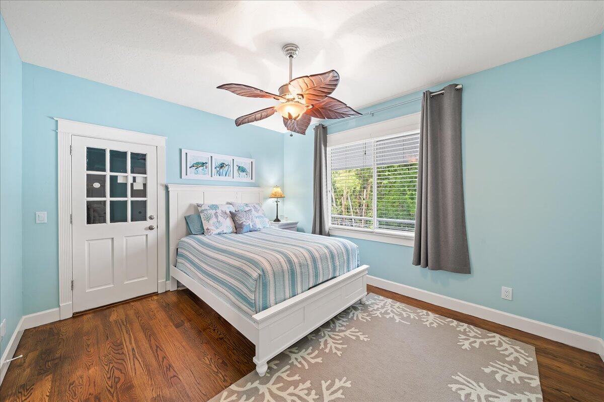 1072 Hyde Park Lane