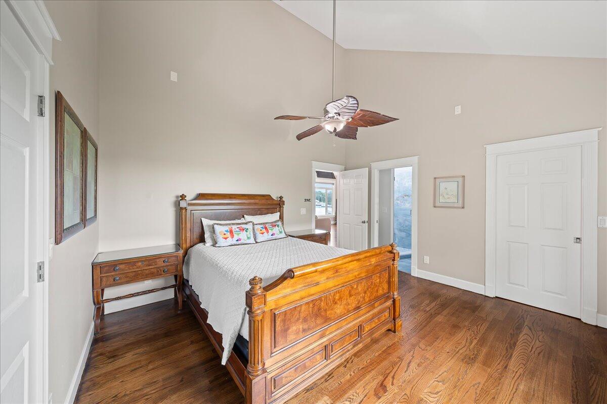 1072 Hyde Park Lane
