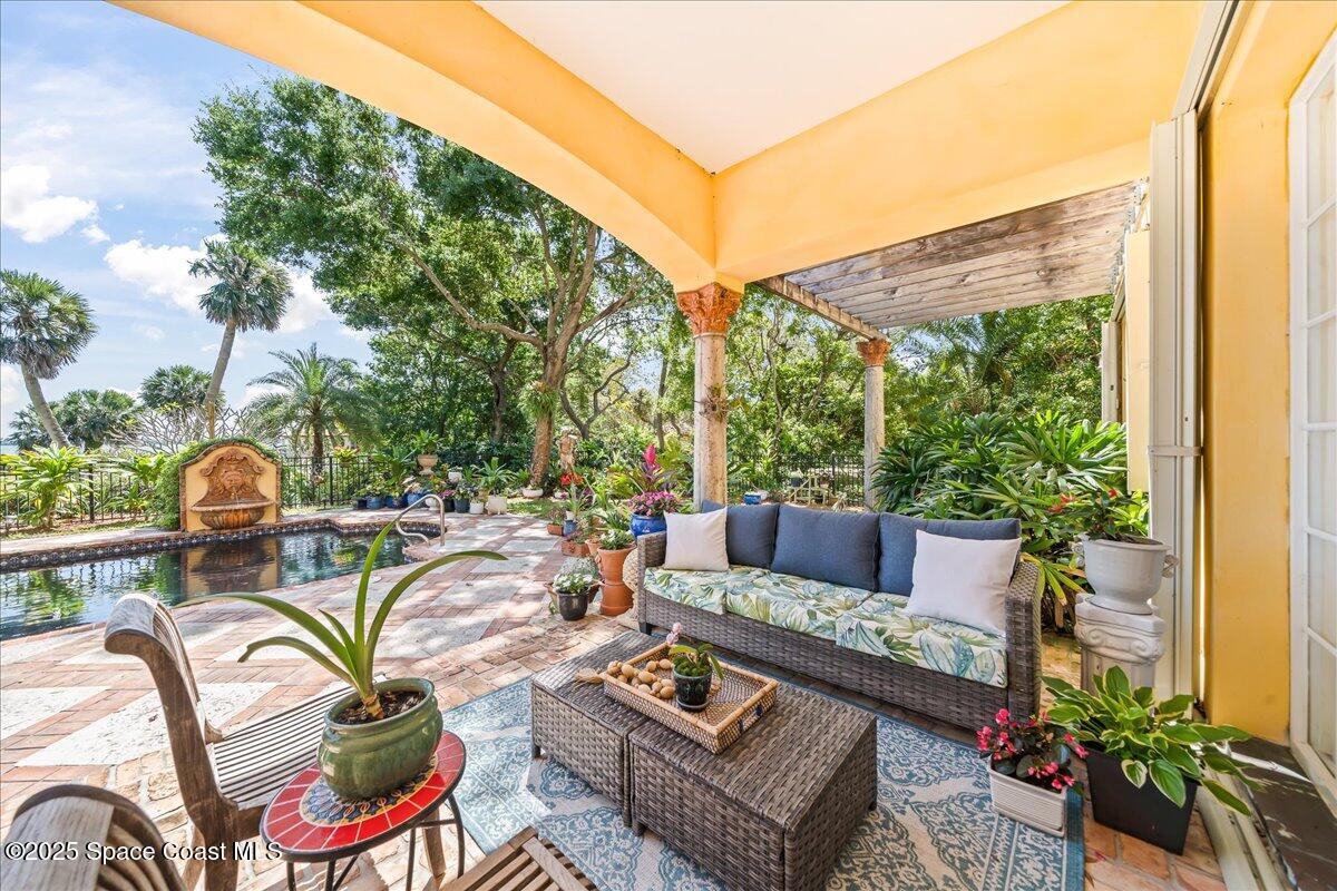 9340 S Tropical Trail