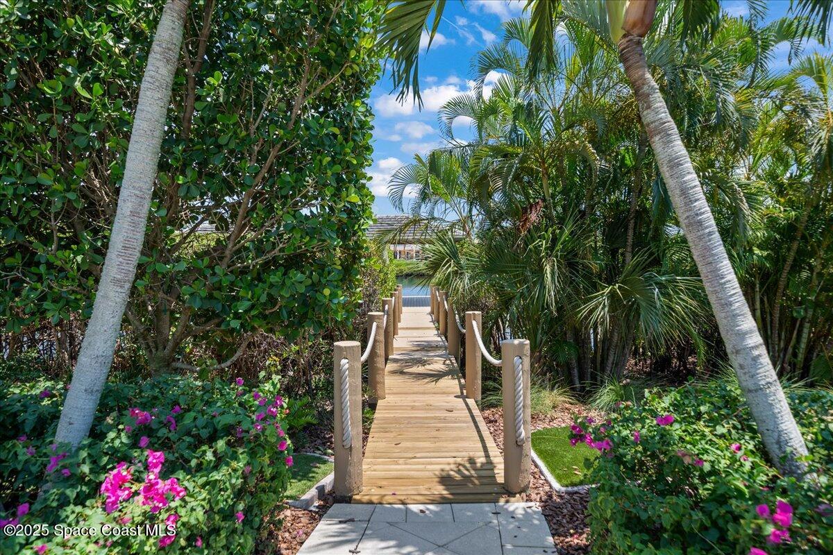 240 Lansing Island Drive