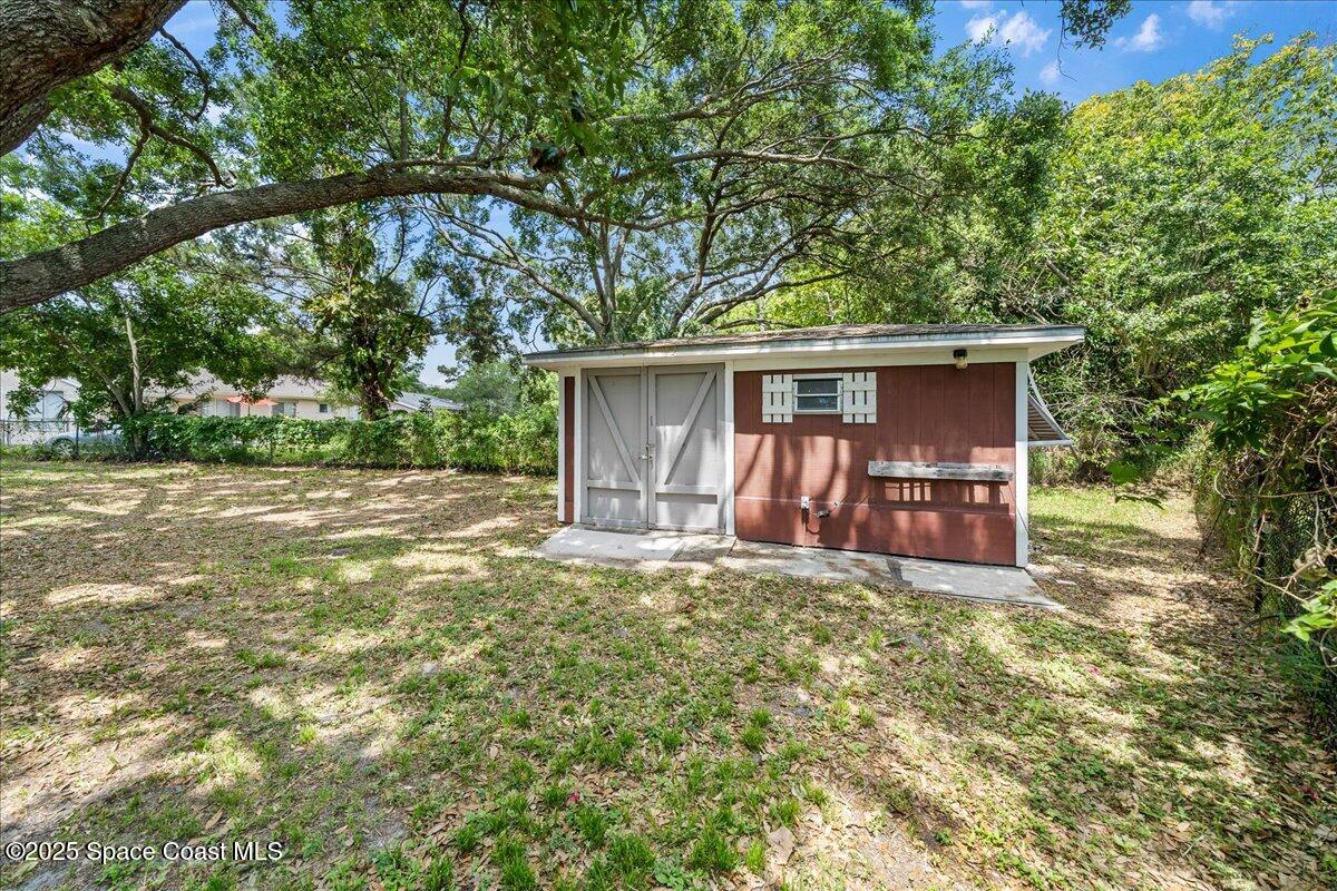 1313 Ethel Circle NE