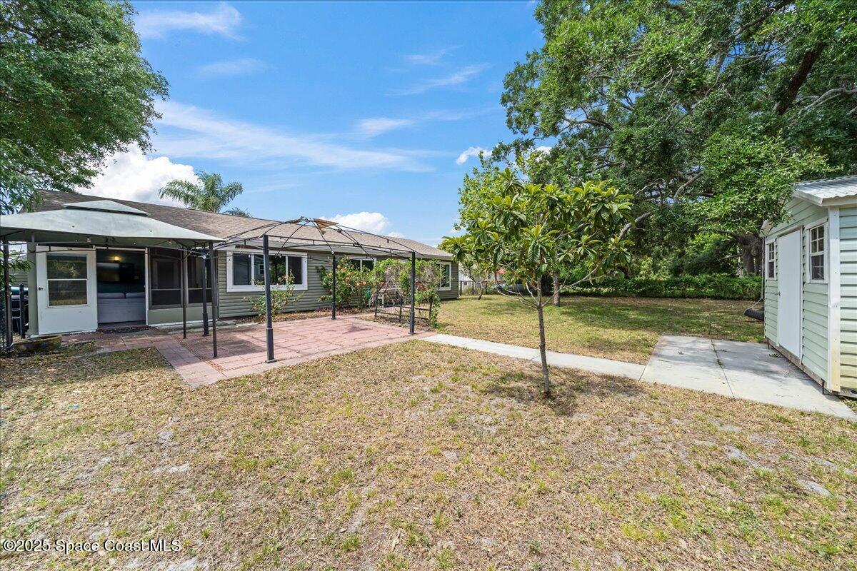 1313 Ethel Circle NE