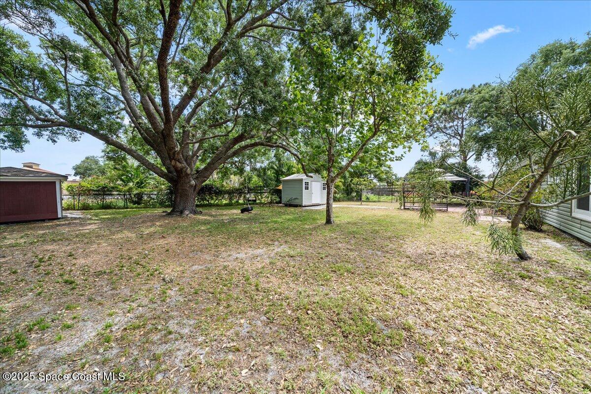1313 Ethel Circle NE