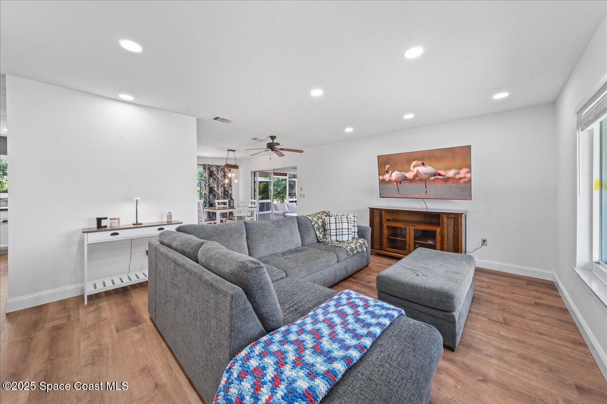 1313 Ethel Circle NE