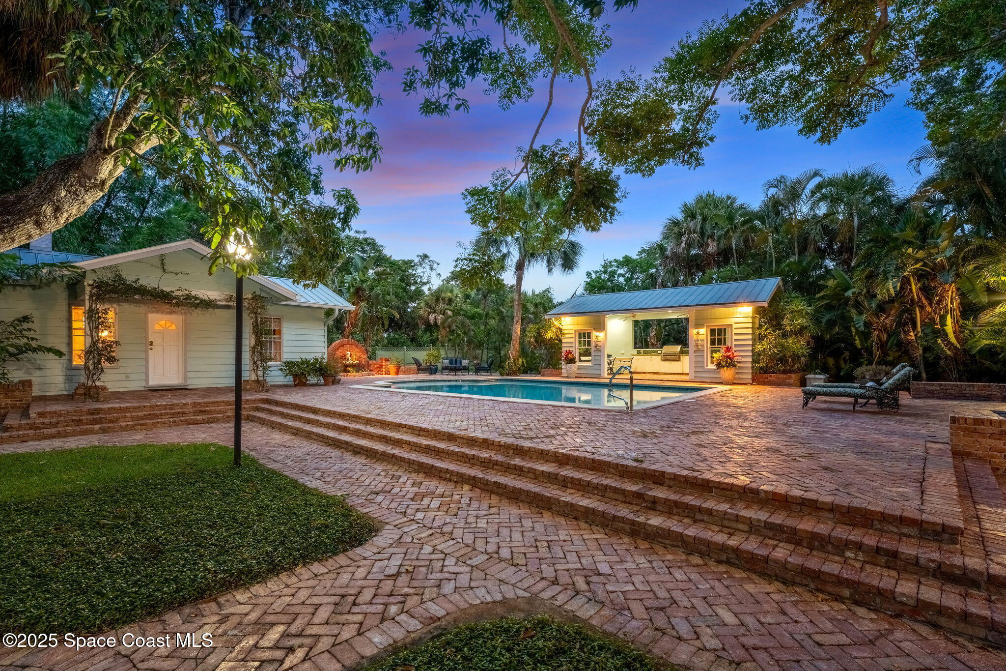 1101 River Road