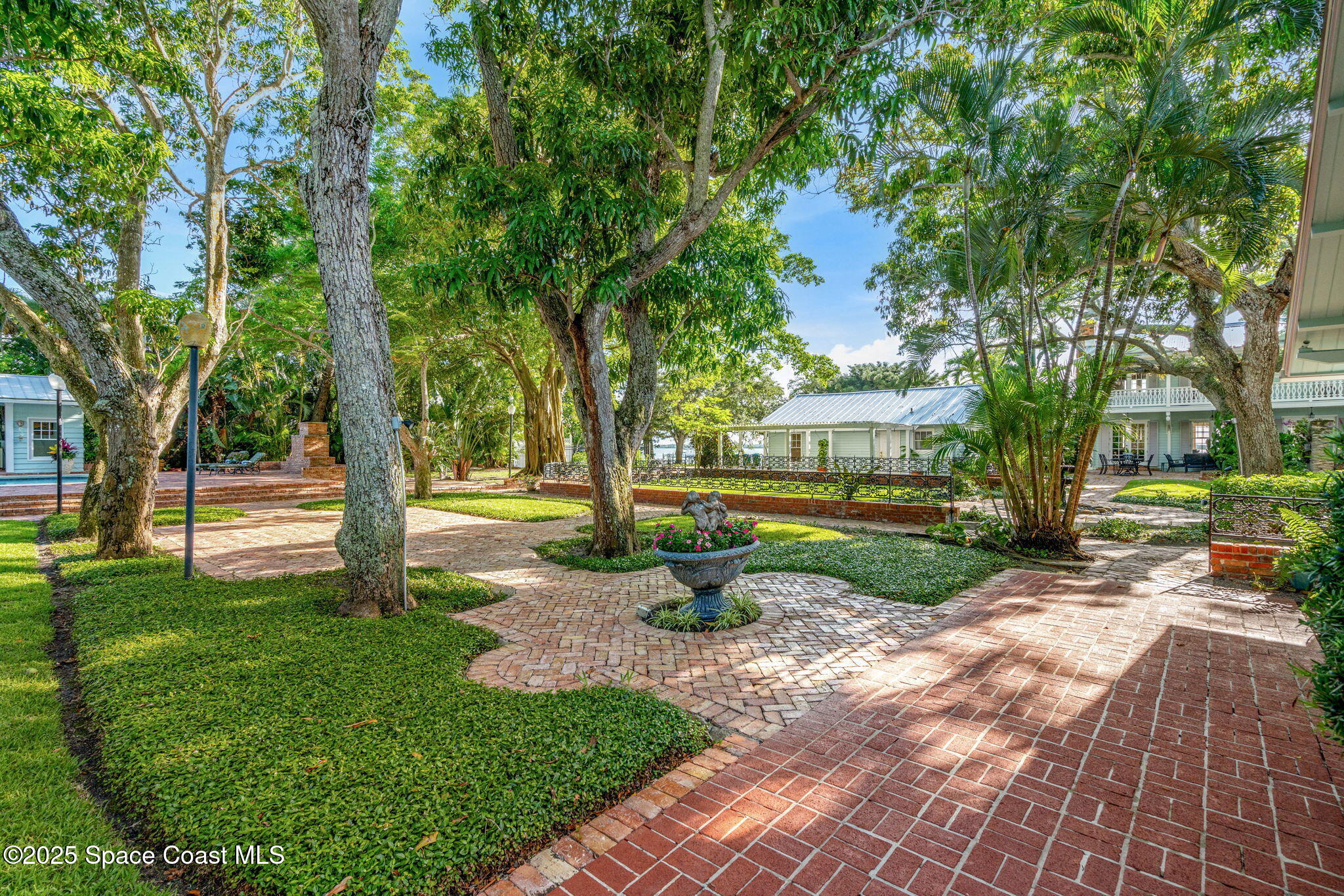 1101 River Road