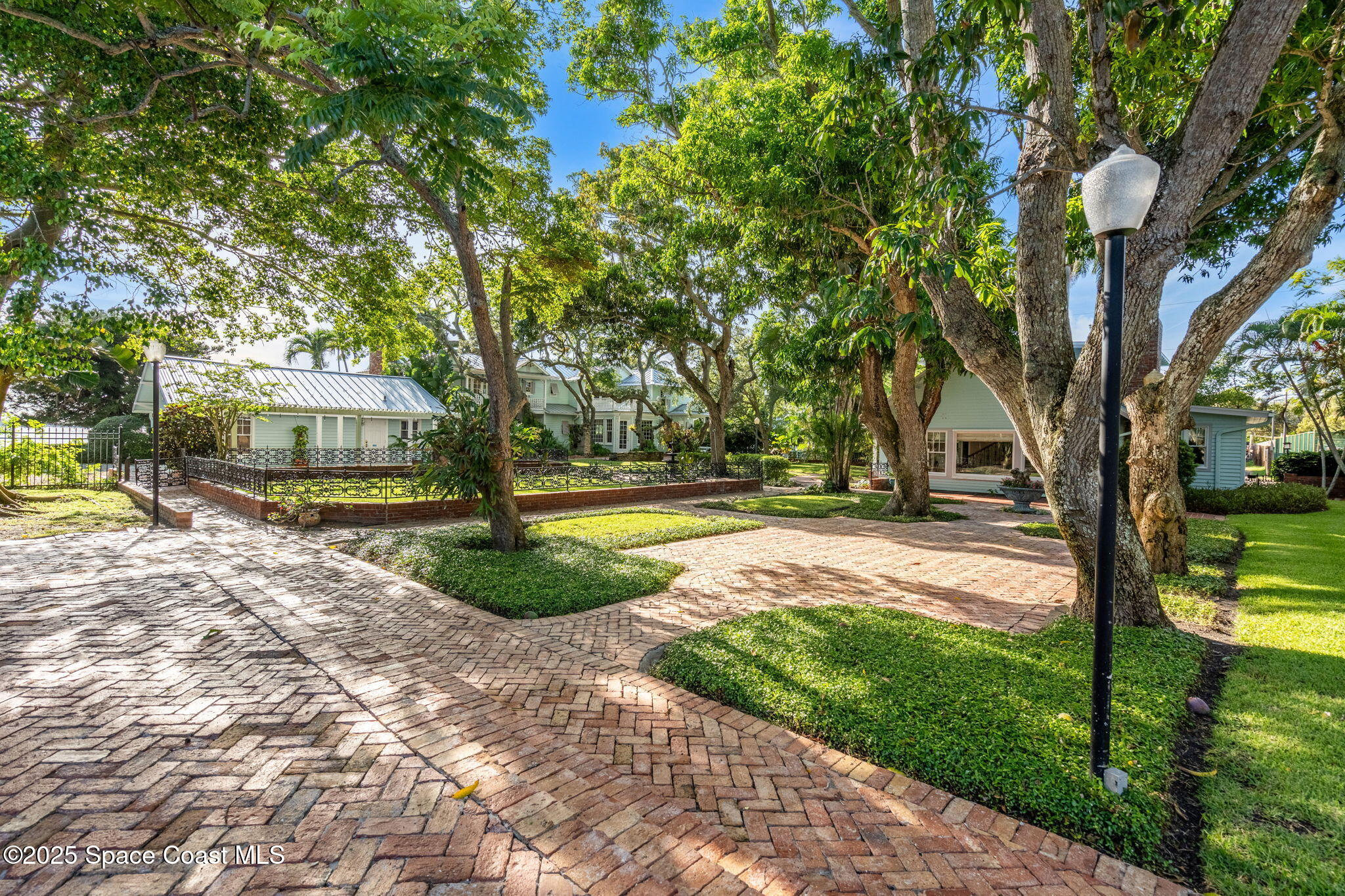 1101 River Road
