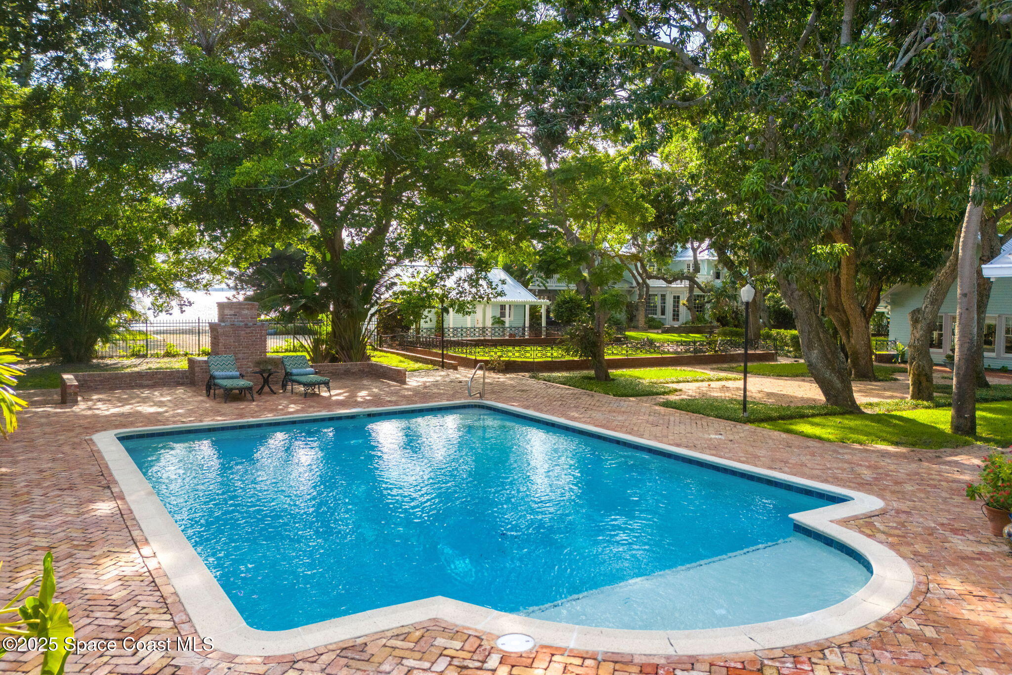 1101 River Road