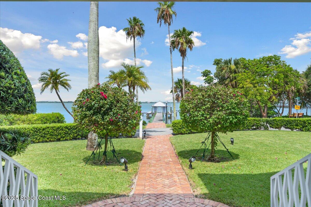 1101 River Road