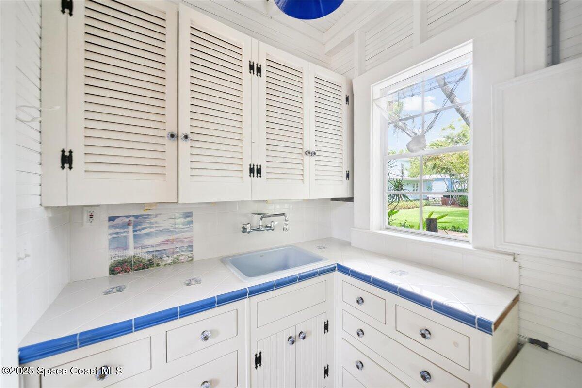 1101 River Road